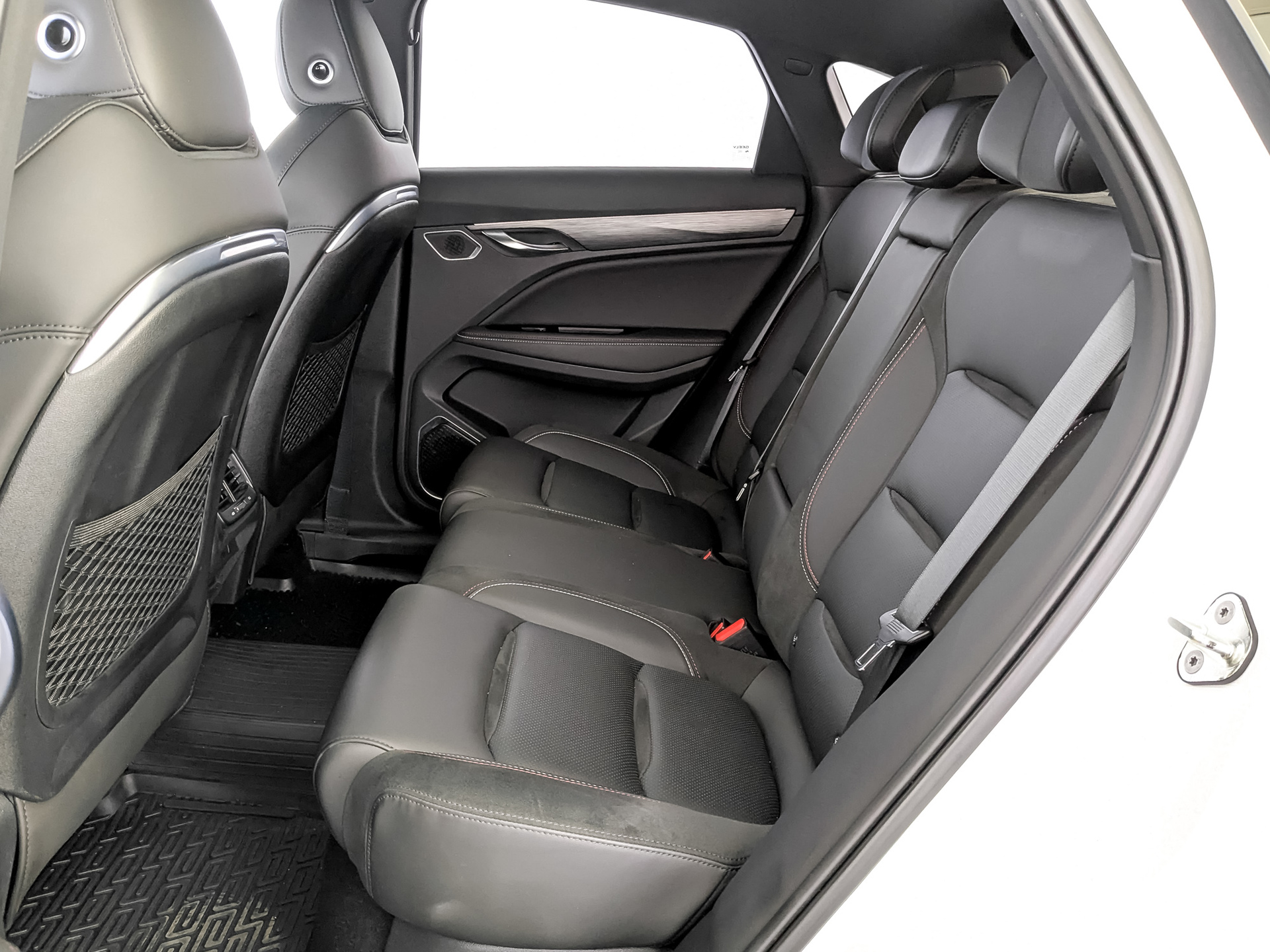 GEELY Tugella 2.00 (238 л.с), автомат, 2023, пробег 57 066 км
