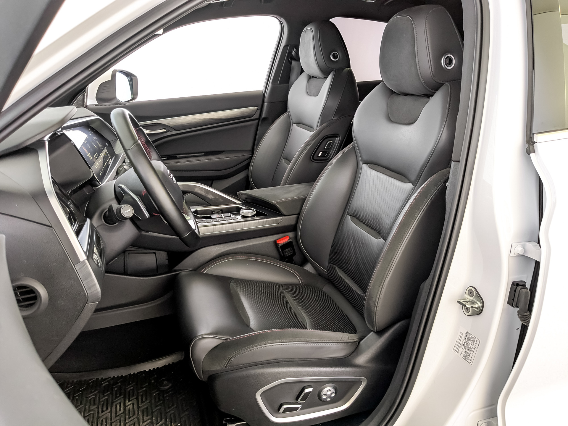 GEELY Tugella 2.00 (238 л.с), автомат, 2023, пробег 57 066 км