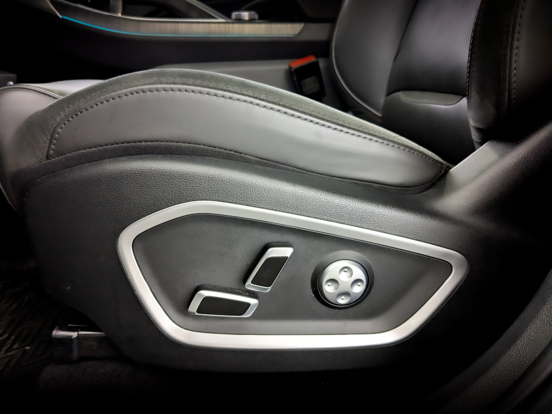GEELY Tugella 2.00 (238 л.с), автомат, 2023, пробег 57 066 км