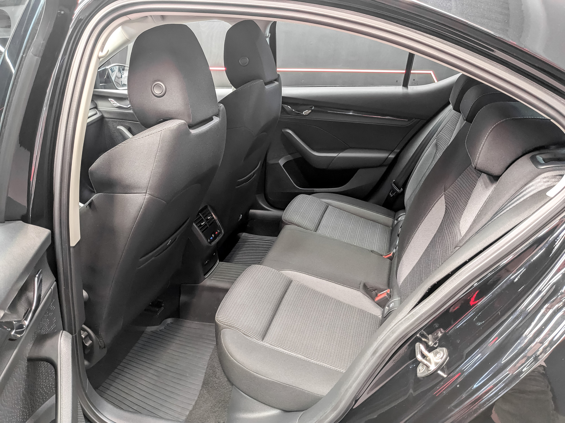 SKODA Octavia 1.40 (150 л.с), автомат, 2020, пробег 141 044 км