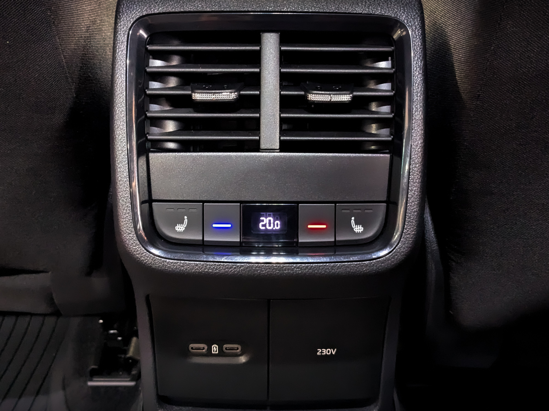 SKODA Octavia 1.40 (150 л.с), автомат, 2020, пробег 141 044 км