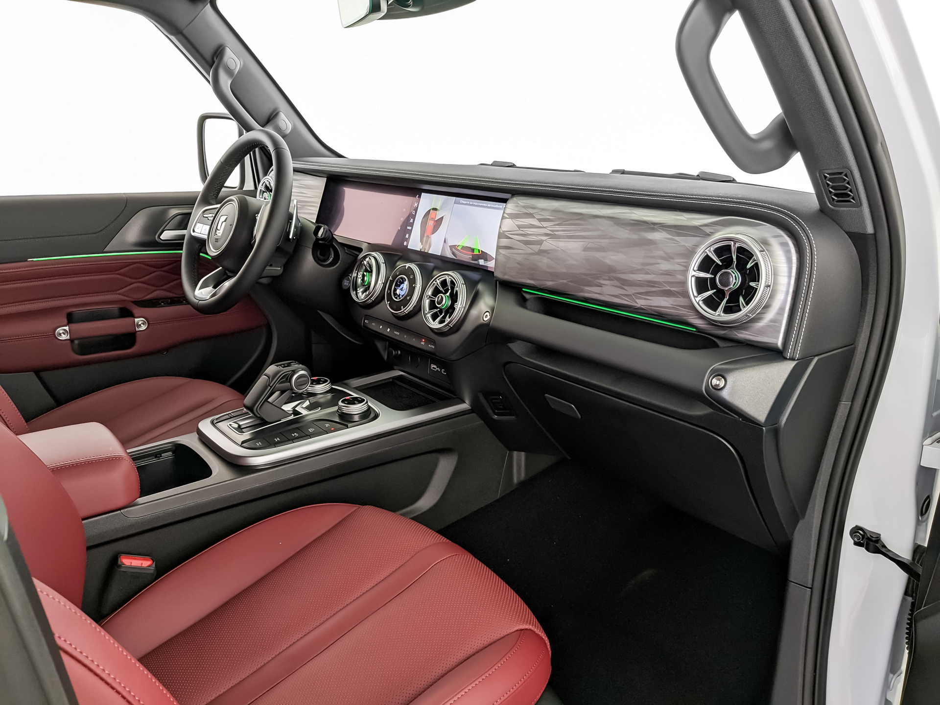 Фото Tank 300 Сити Премиум (City Premium) 2.0T/218 8AT 4WD