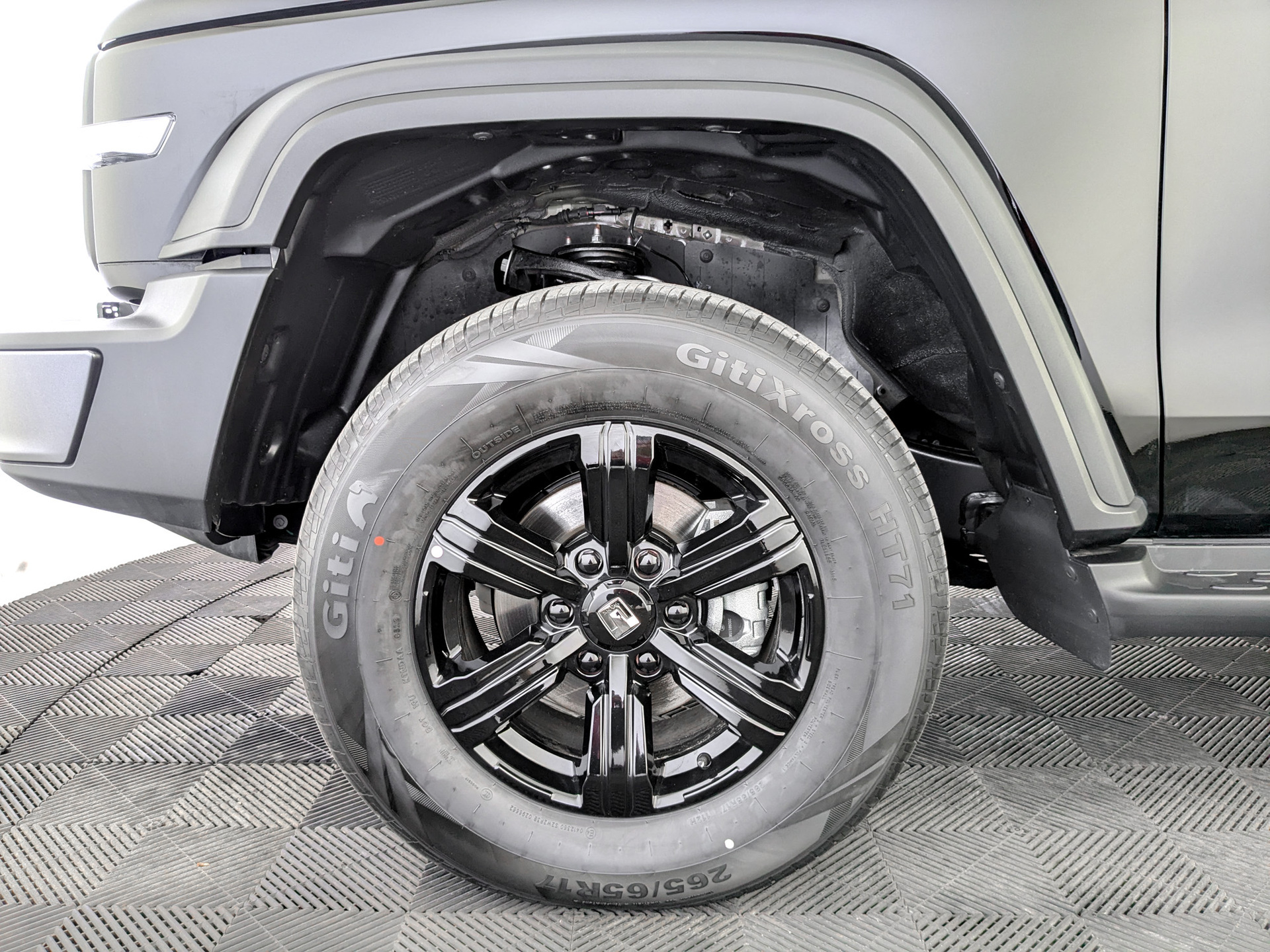 Фото Tank 300 Премиум (Premium) 2.0T/218 8AT 4WD