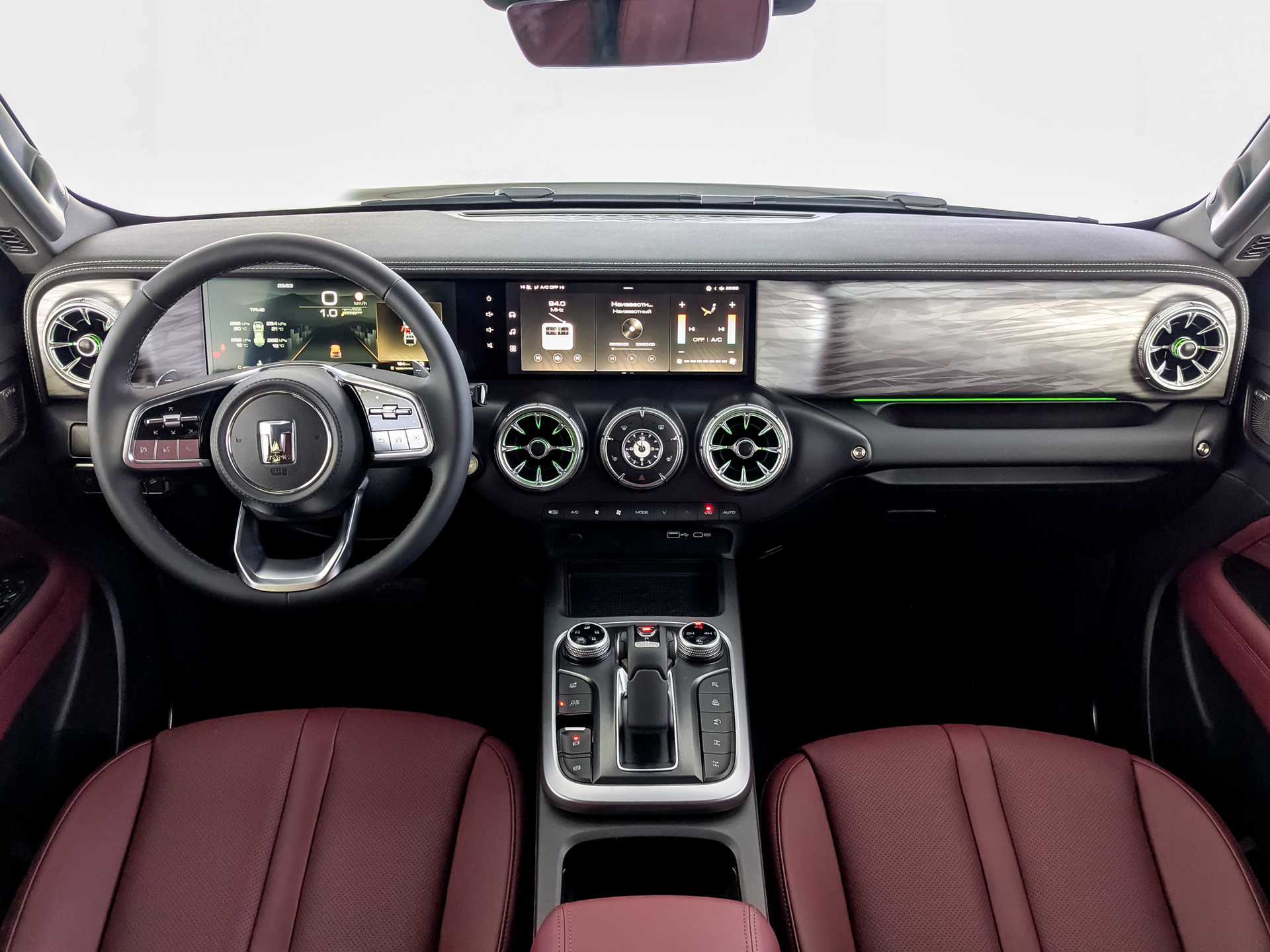 Фото Tank 300 Сити Премиум (City Premium) 2.0T/218 8AT 4WD