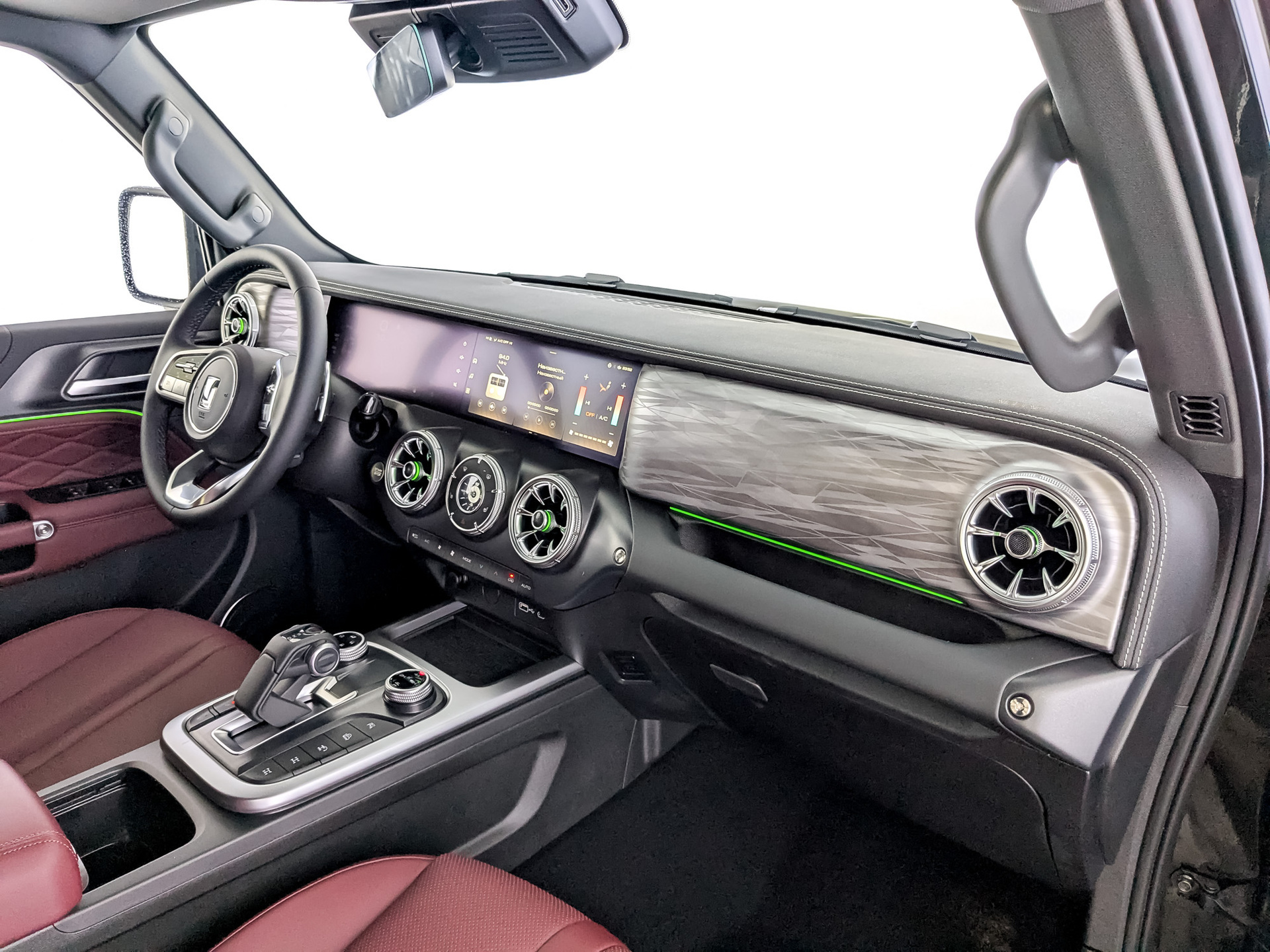 Фото Tank 300 Сити Премиум (City Premium) 2.0T/218 8AT 4WD