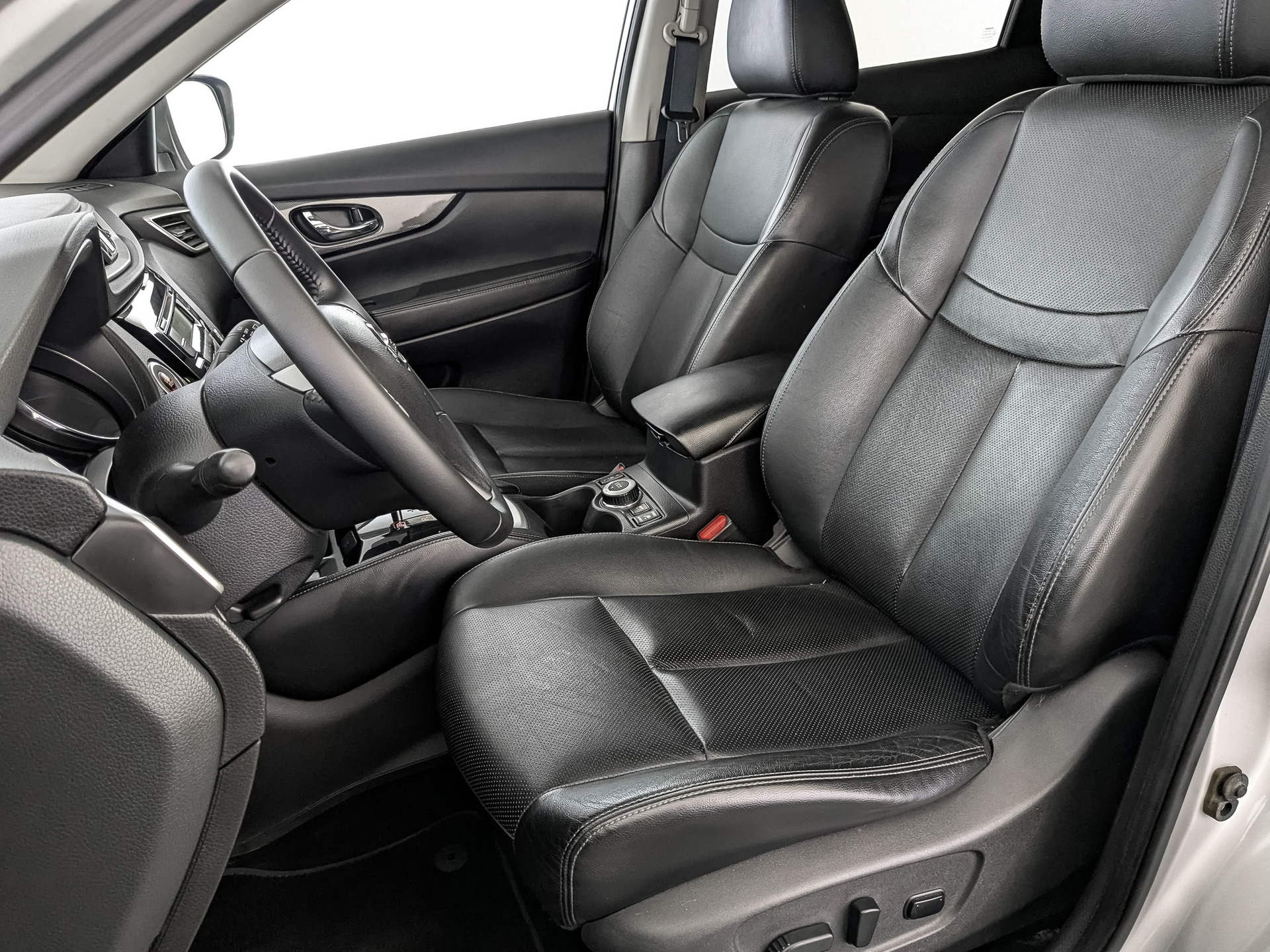 NISSAN X-Trail 2.50 (171 л.с), автомат, 2016, пробег 160 930 км