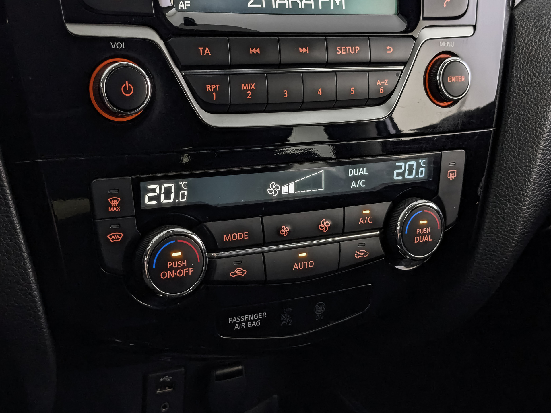 NISSAN X-Trail 2.50 (171 л.с), автомат, 2016, пробег 160 930 км