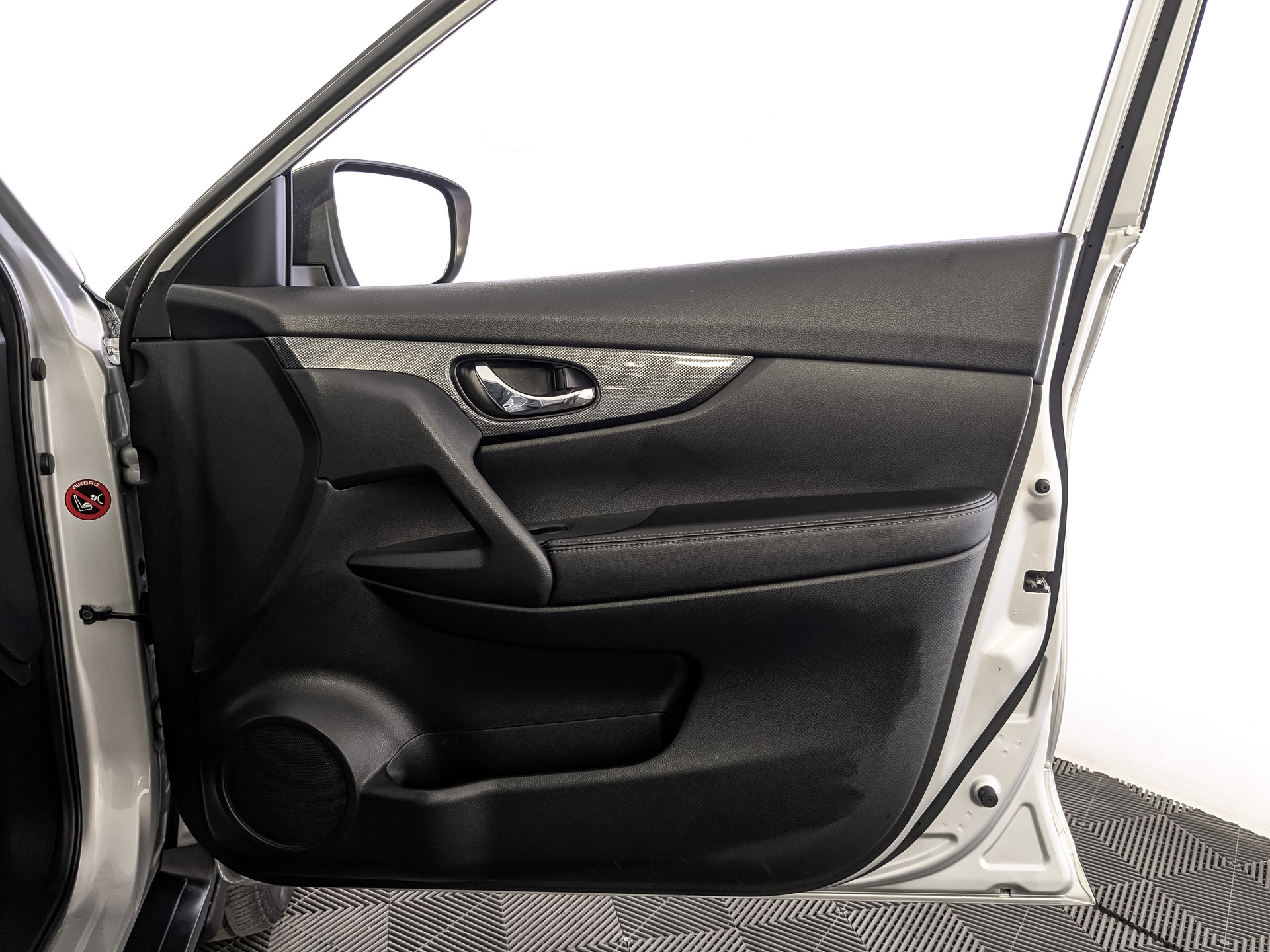 NISSAN X-Trail 2.50 (171 л.с), автомат, 2016, пробег 160 930 км