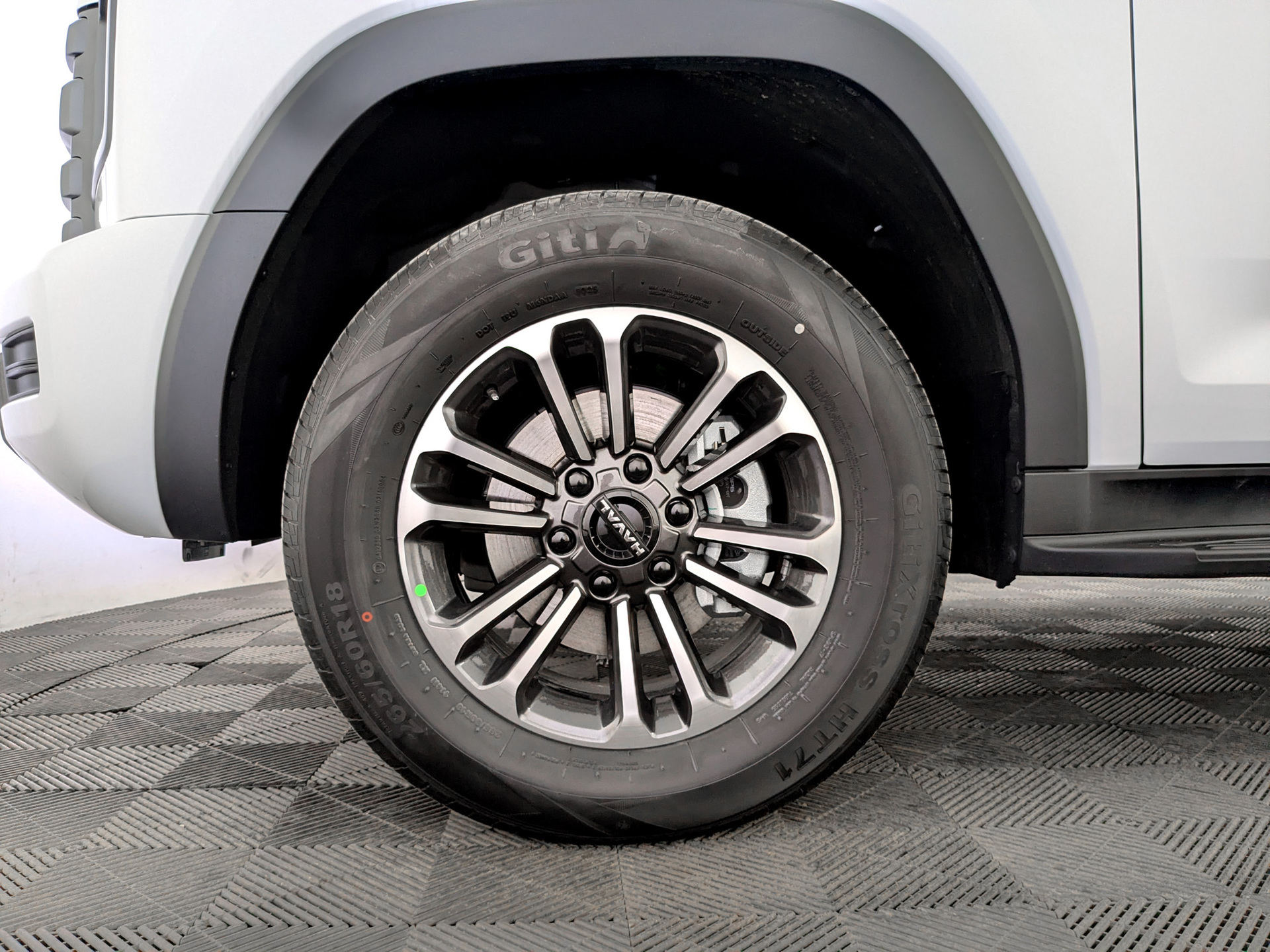 Фото Haval H9 Премиум 2.0T/218 8AT 4WD