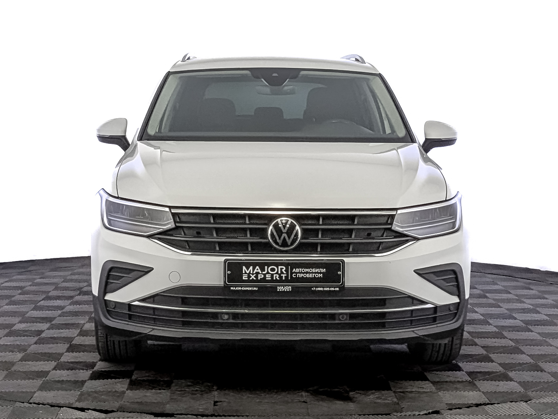 VOLKSWAGEN Tiguan 2.00 (180 л.с), автомат, 2021, пробег 115 730 км