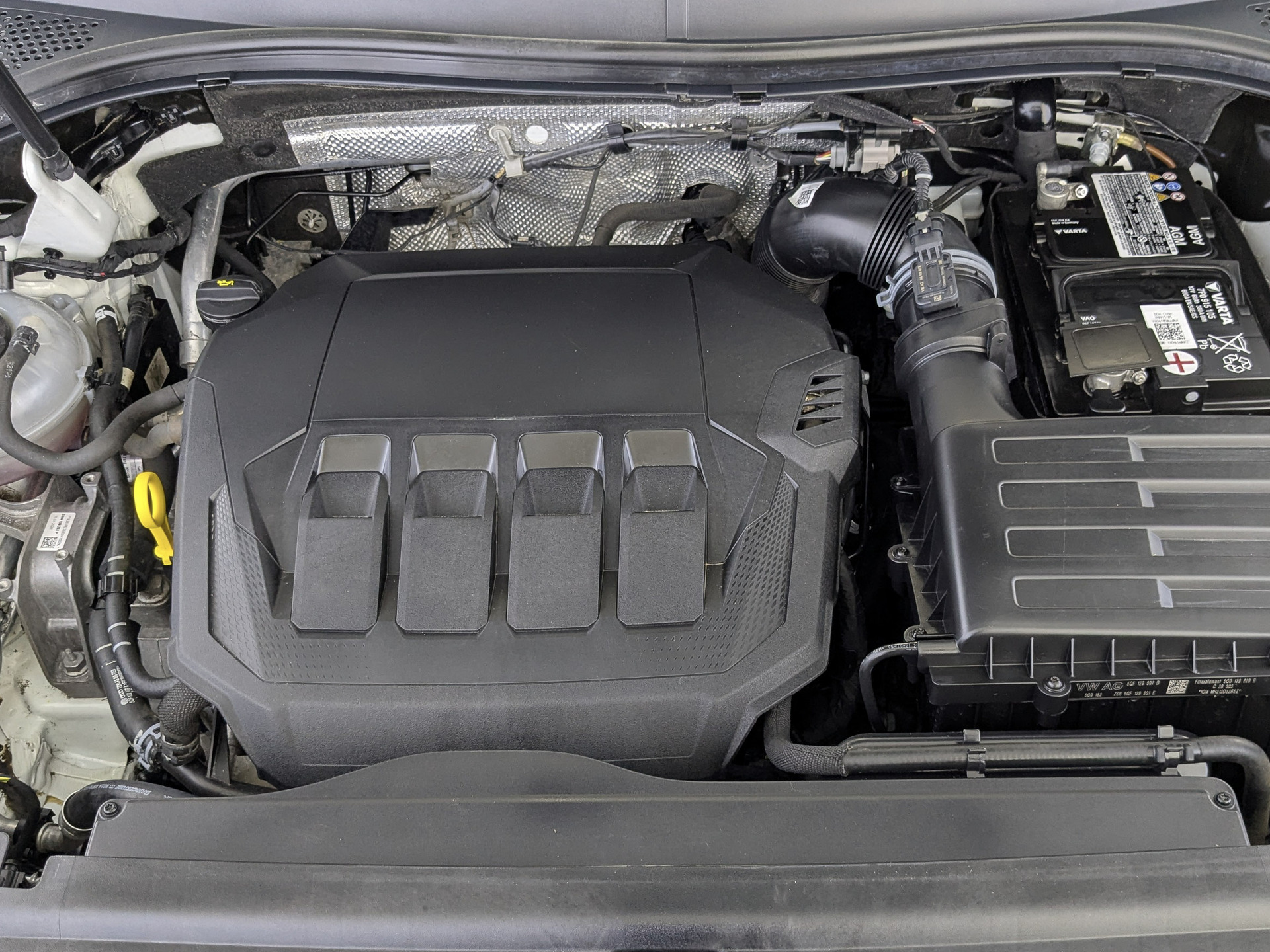 VOLKSWAGEN Tiguan 2.00 (180 л.с), автомат, 2021, пробег 115 730 км