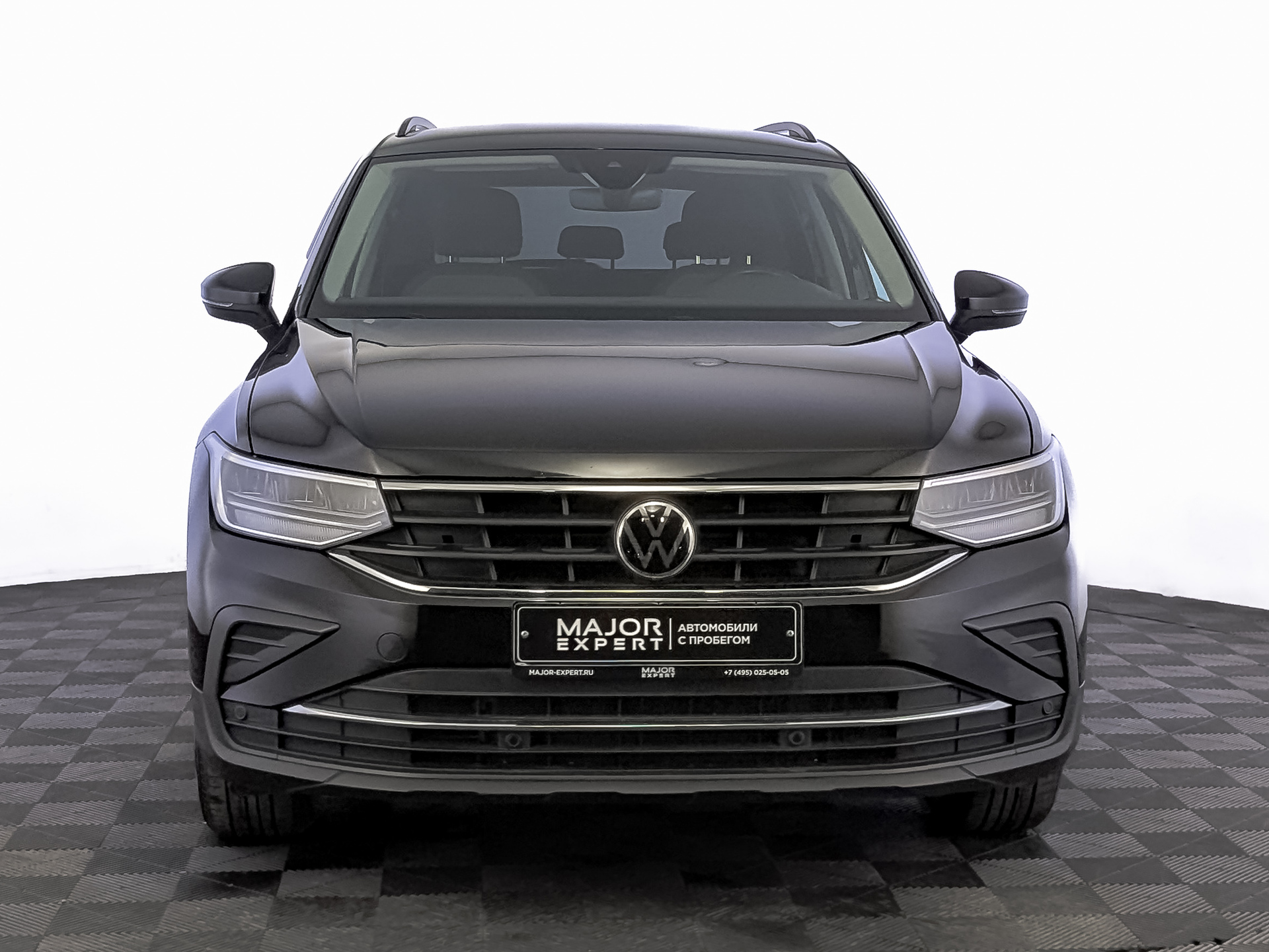 VOLKSWAGEN Tiguan 2.00 (180 л.с), автомат, 2021, пробег 50 962 км