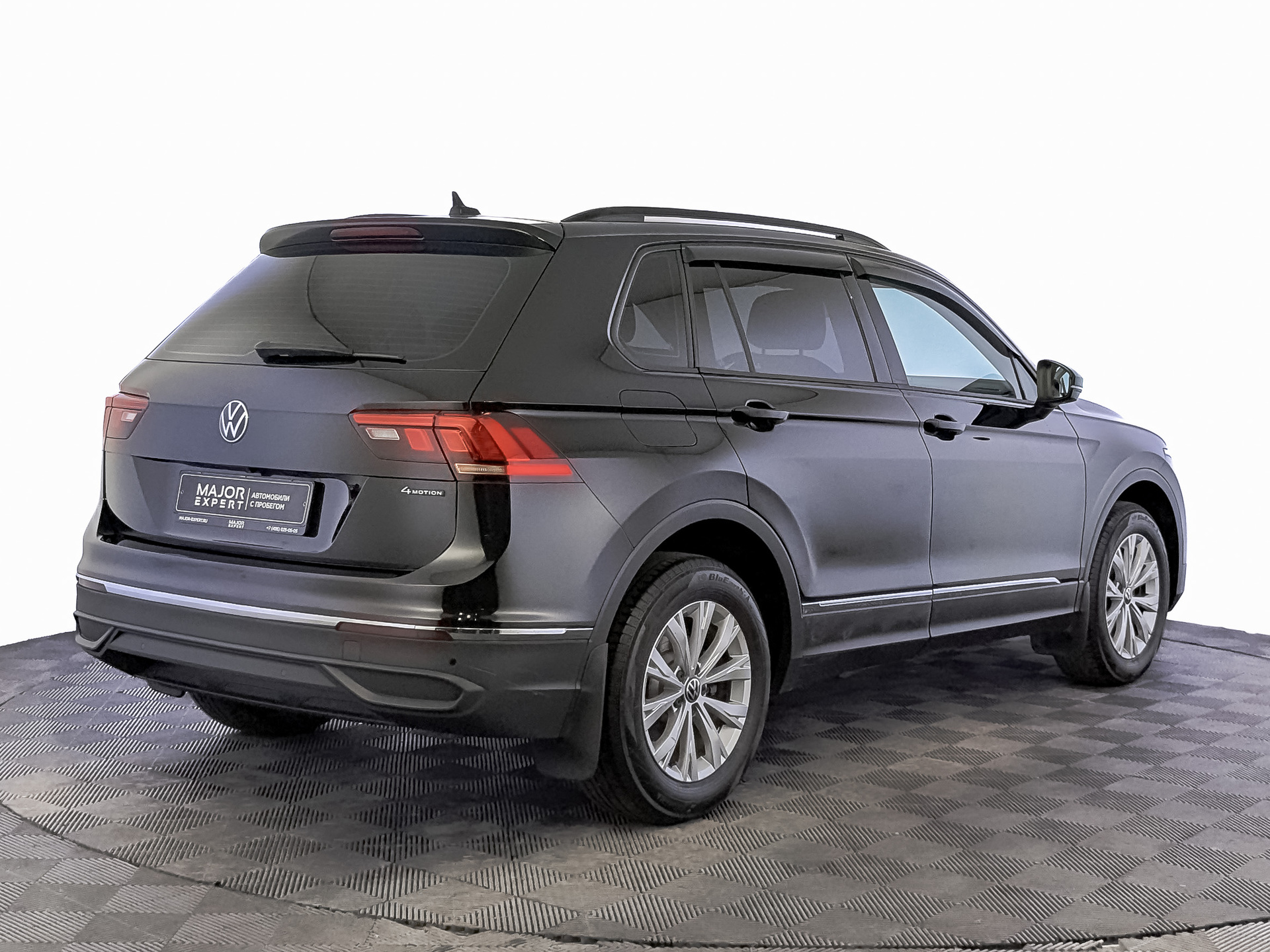 VOLKSWAGEN Tiguan 2.00 (180 л.с), автомат, 2021, пробег 50 962 км