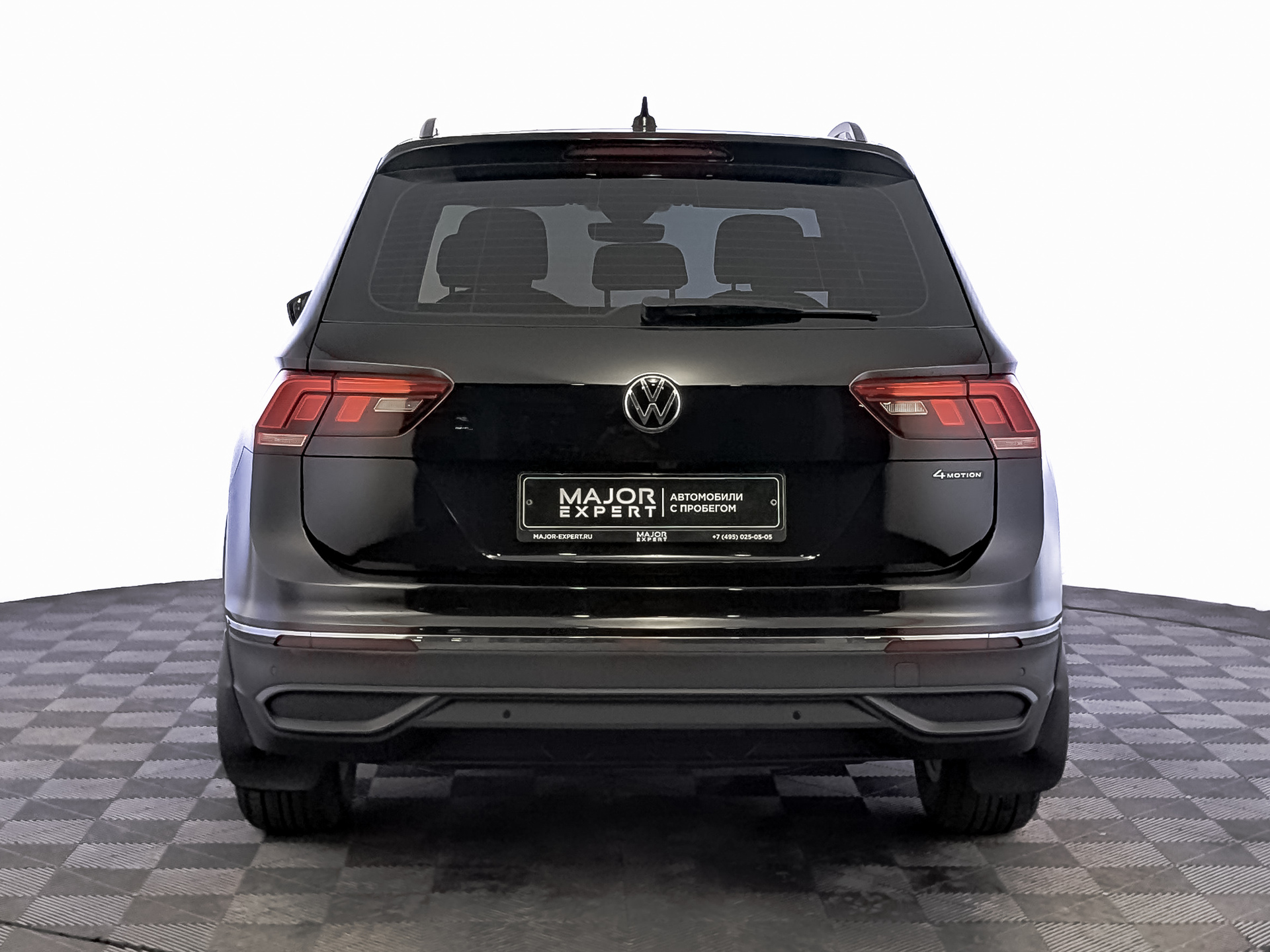VOLKSWAGEN Tiguan 2.00 (180 л.с), автомат, 2021, пробег 50 962 км