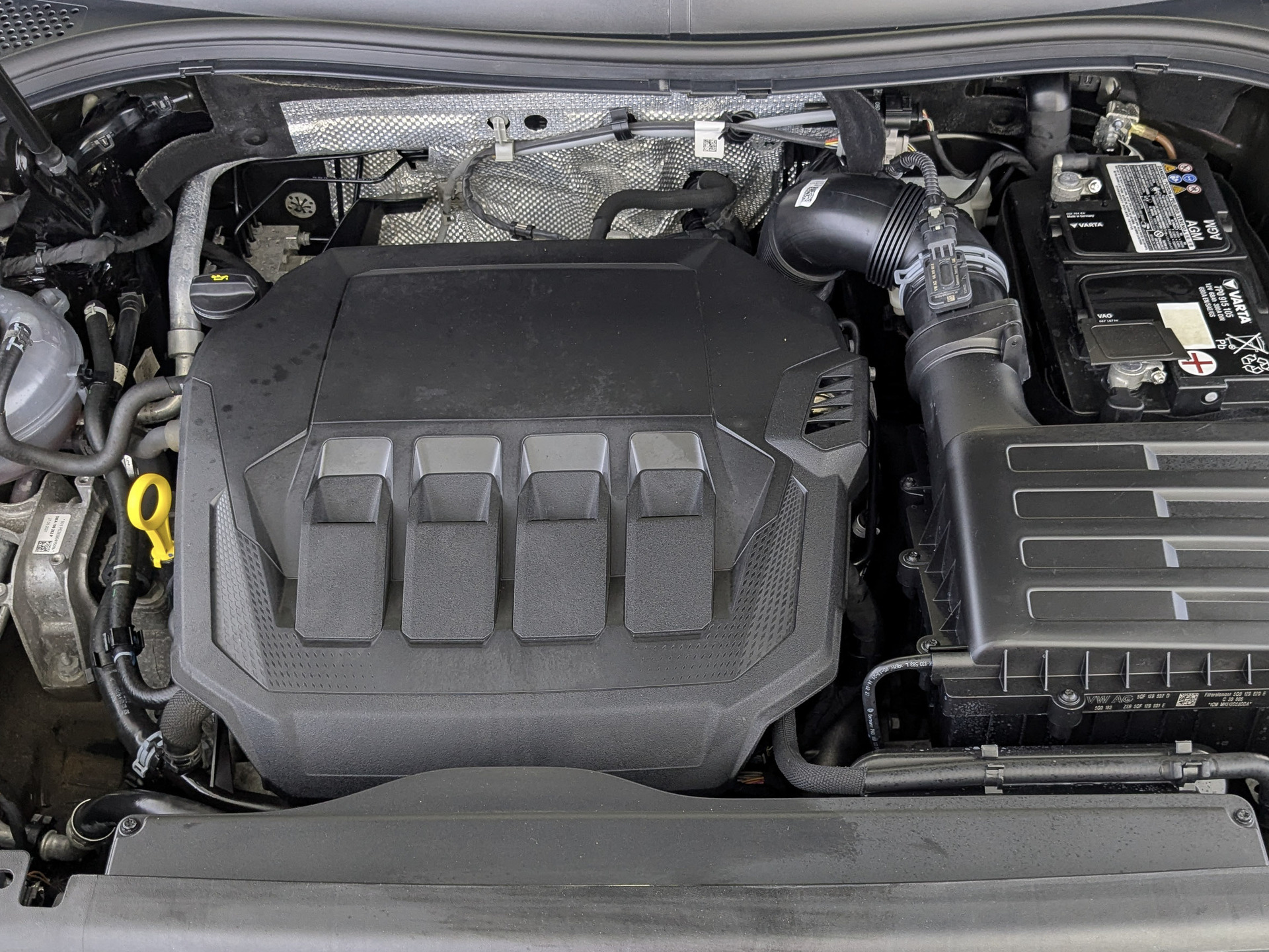 VOLKSWAGEN Tiguan 2.00 (180 л.с), автомат, 2021, пробег 50 962 км