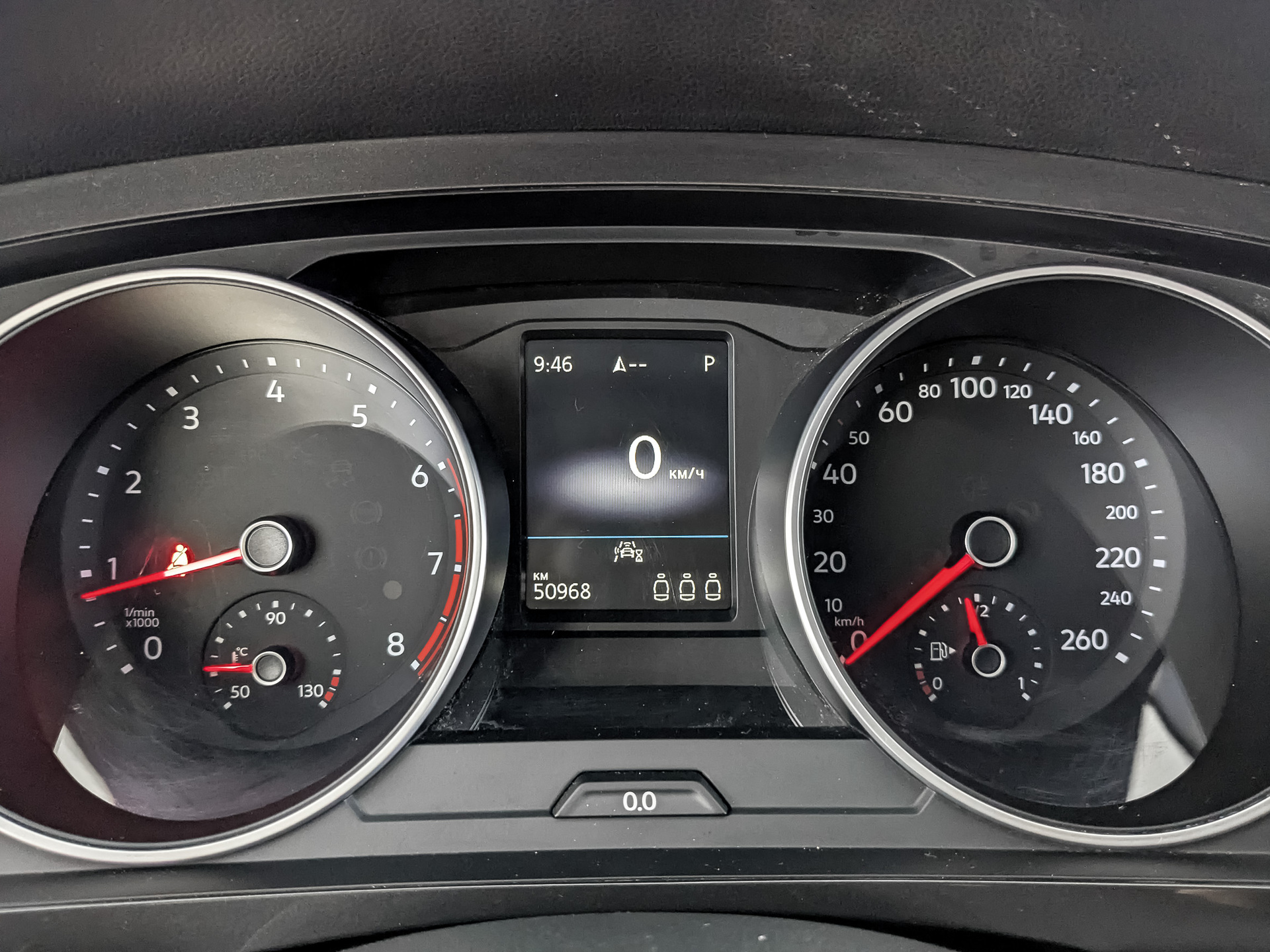 VOLKSWAGEN Tiguan 2.00 (180 л.с), автомат, 2021, пробег 50 962 км