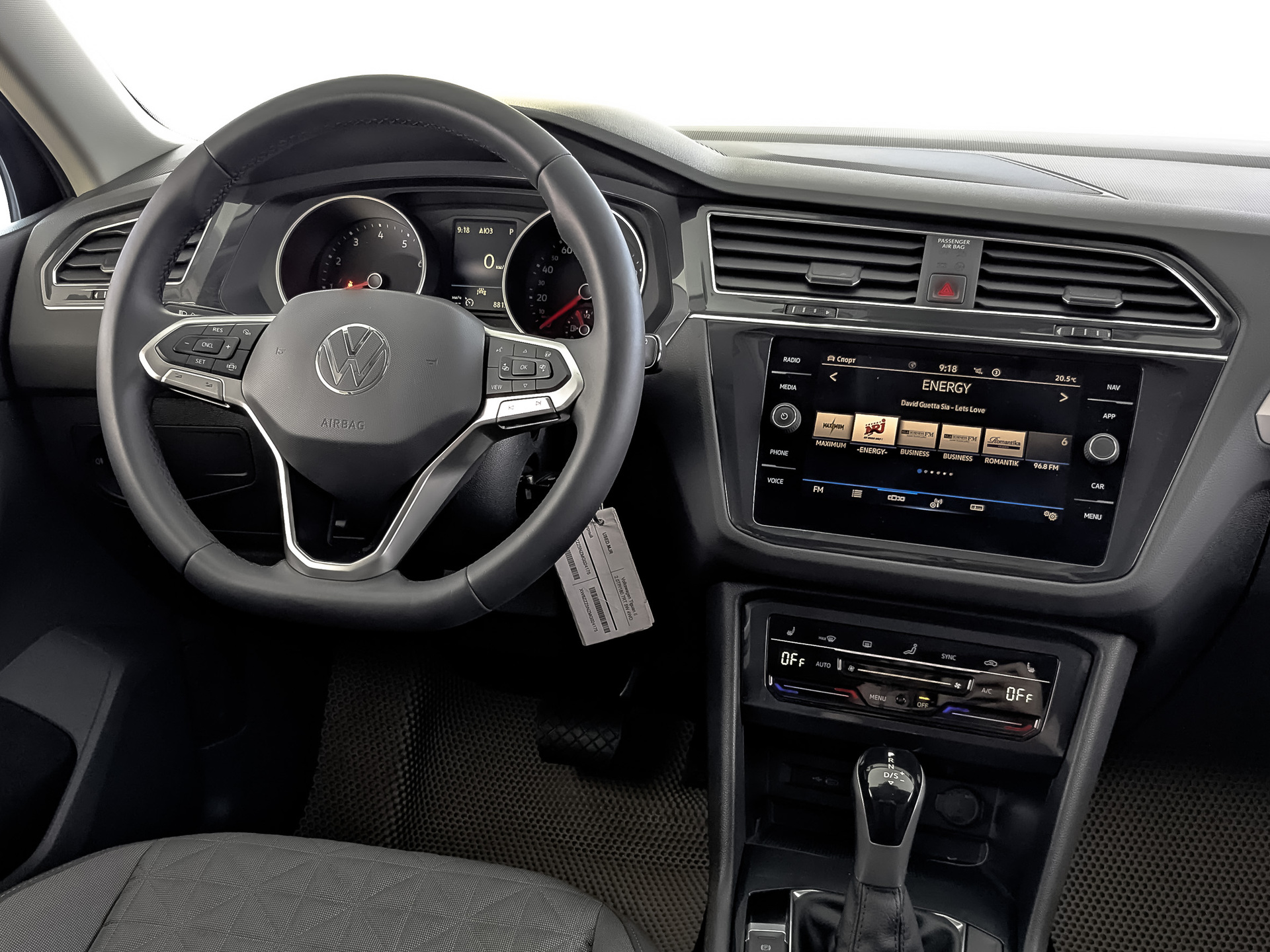 VOLKSWAGEN Tiguan 2.00 (180 л.с), автомат, 2021, пробег 50 962 км