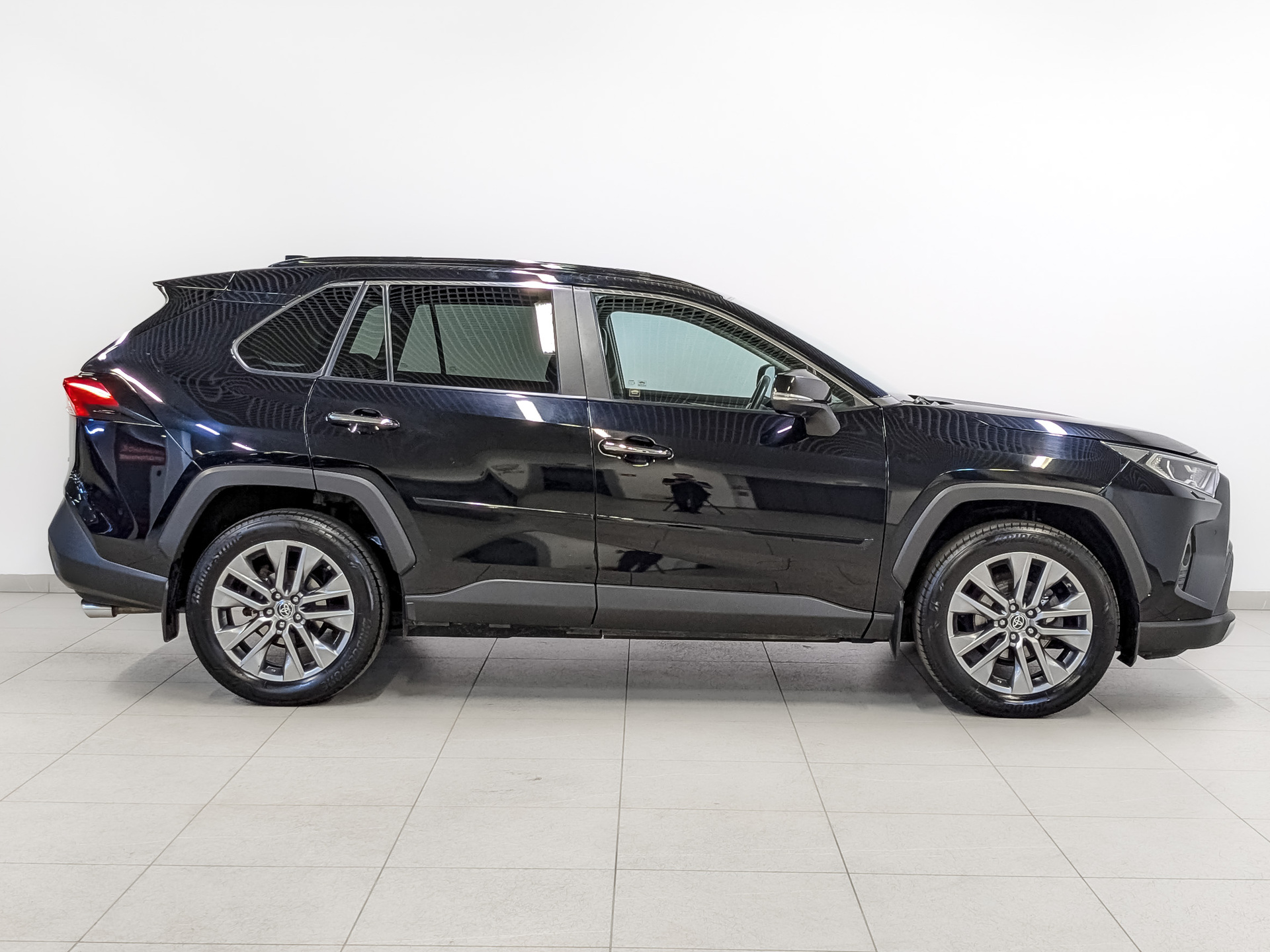 TOYOTA Rav-4 2.00 (149 л.с), автомат, 2022, пробег 90 558 км