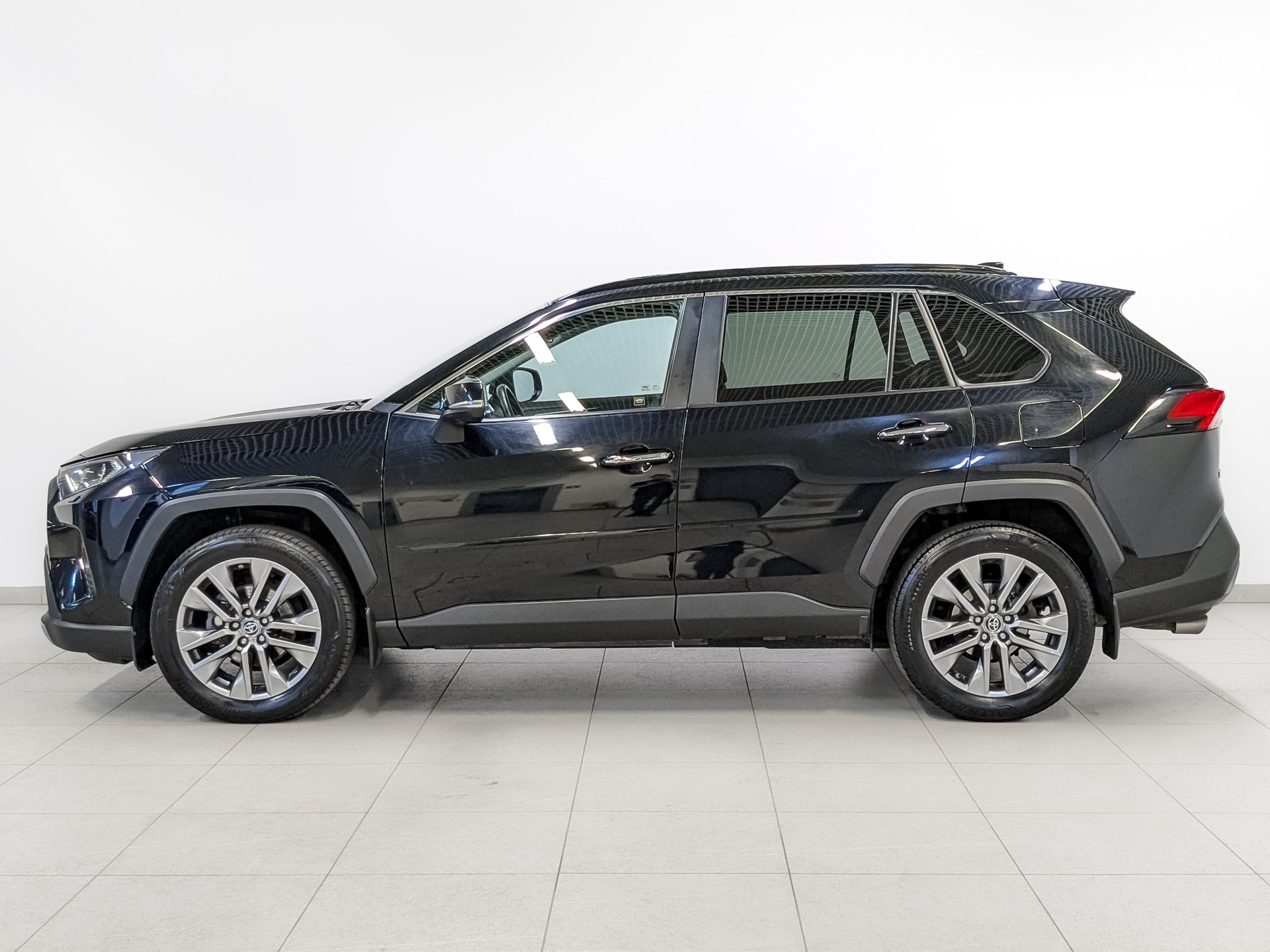 TOYOTA Rav-4 2.00 (149 л.с), автомат, 2022, пробег 90 558 км