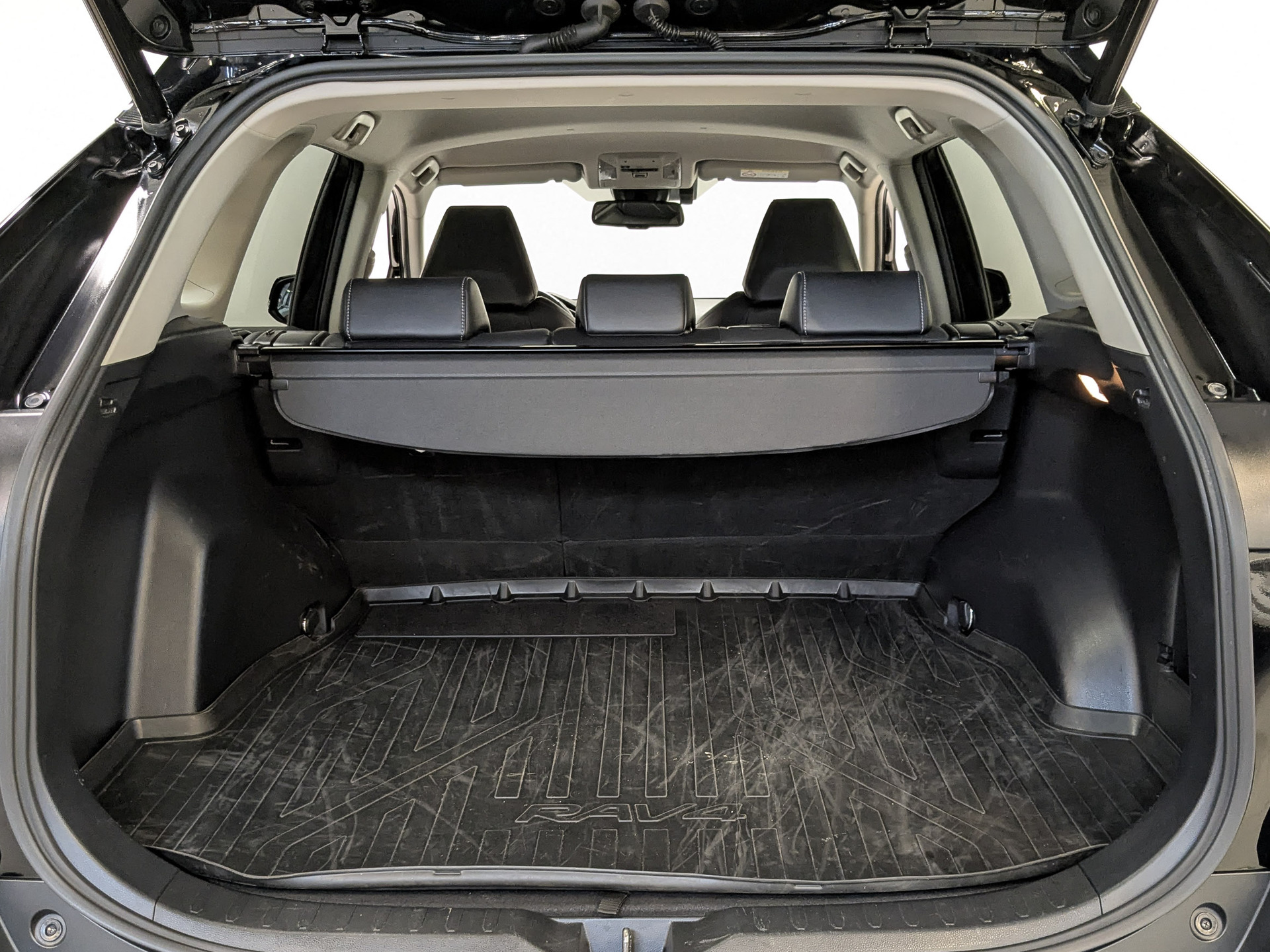 TOYOTA Rav-4 2.00 (149 л.с), автомат, 2022, пробег 90 558 км