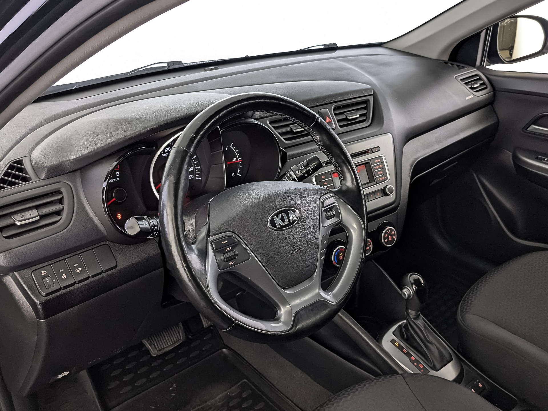 KIA Rio 1.60 (123 л.с), автомат, 2017, пробег 41 179 км