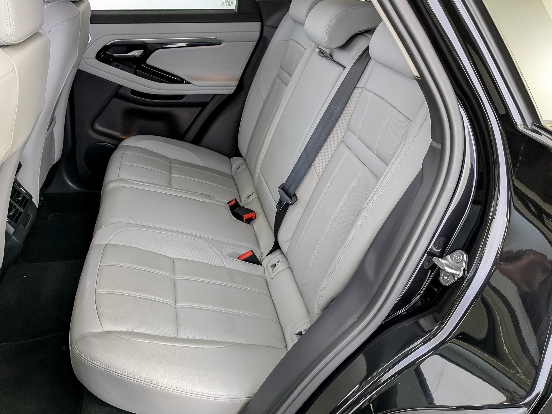 LAND ROVER Range Rover Evoque 2.00 (163 л.с), автомат, 2022, пробег 63 000 км