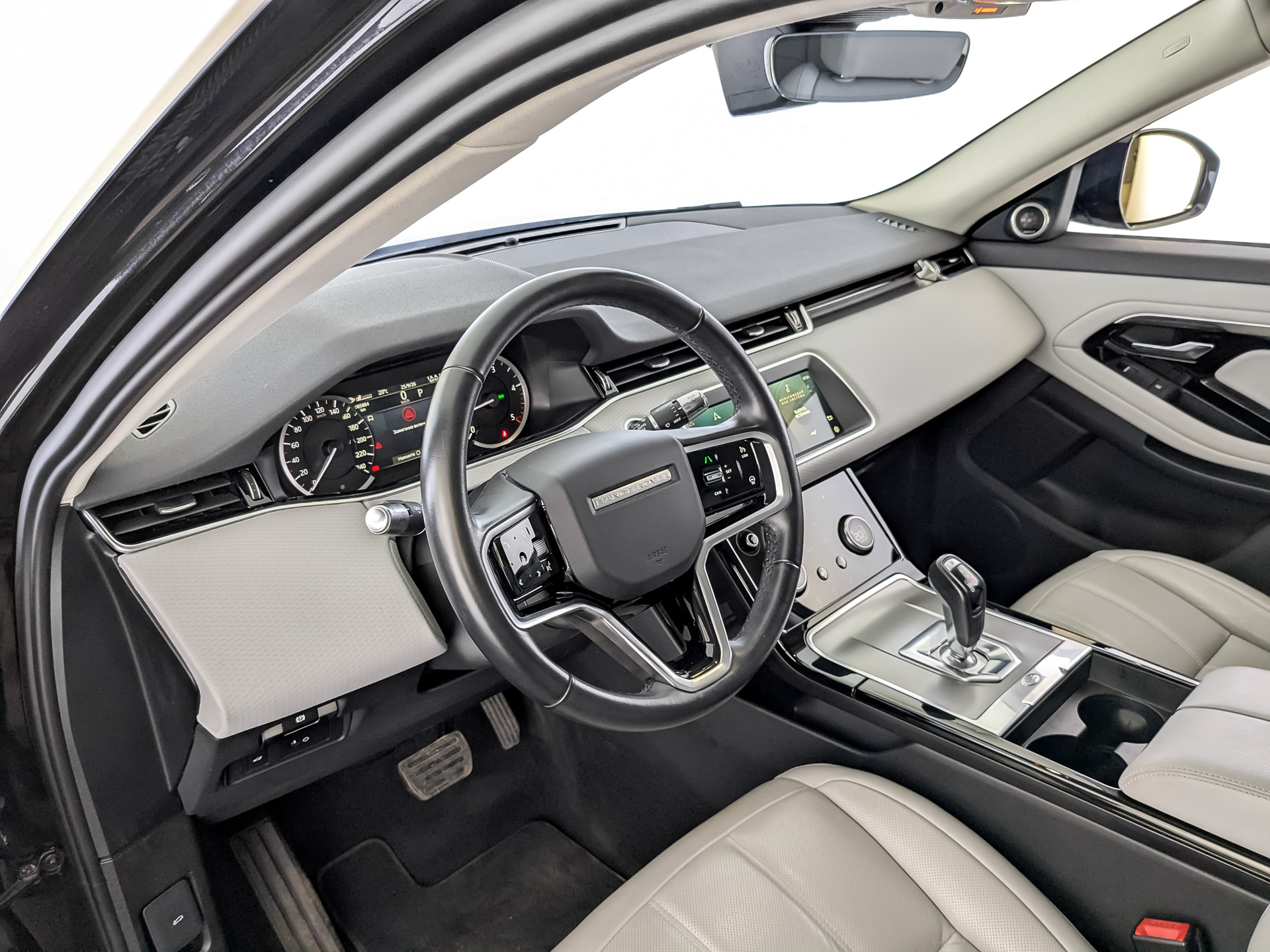 LAND ROVER Range Rover Evoque 2.00 (163 л.с), автомат, 2022, пробег 63 000 км