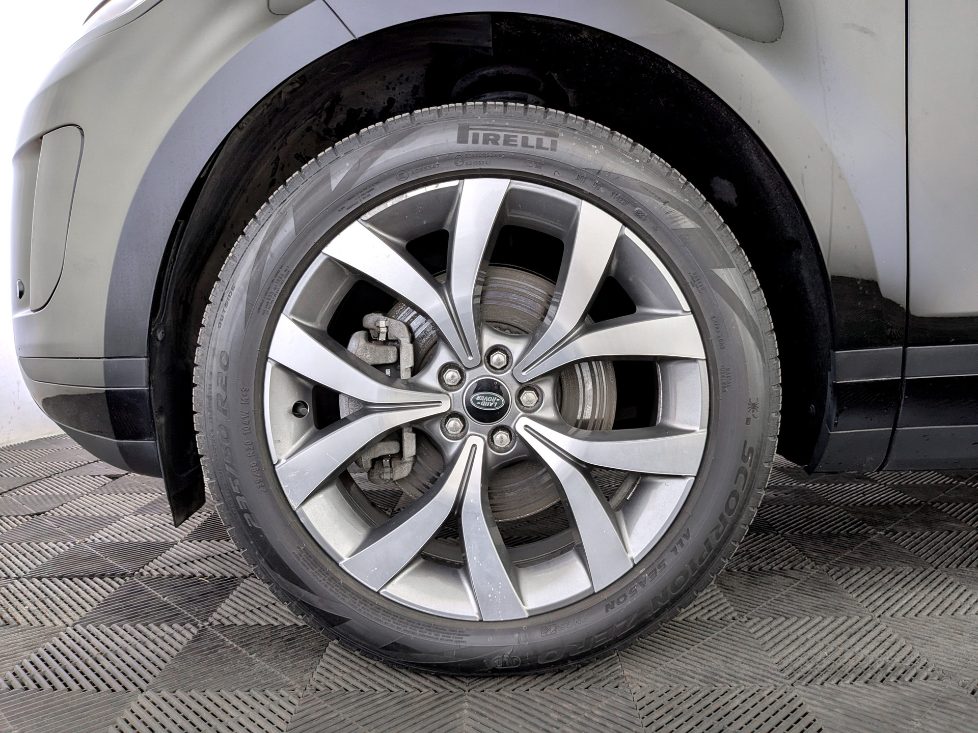 LAND ROVER Range Rover Evoque 2.00 (163 л.с), автомат, 2022, пробег 63 000 км