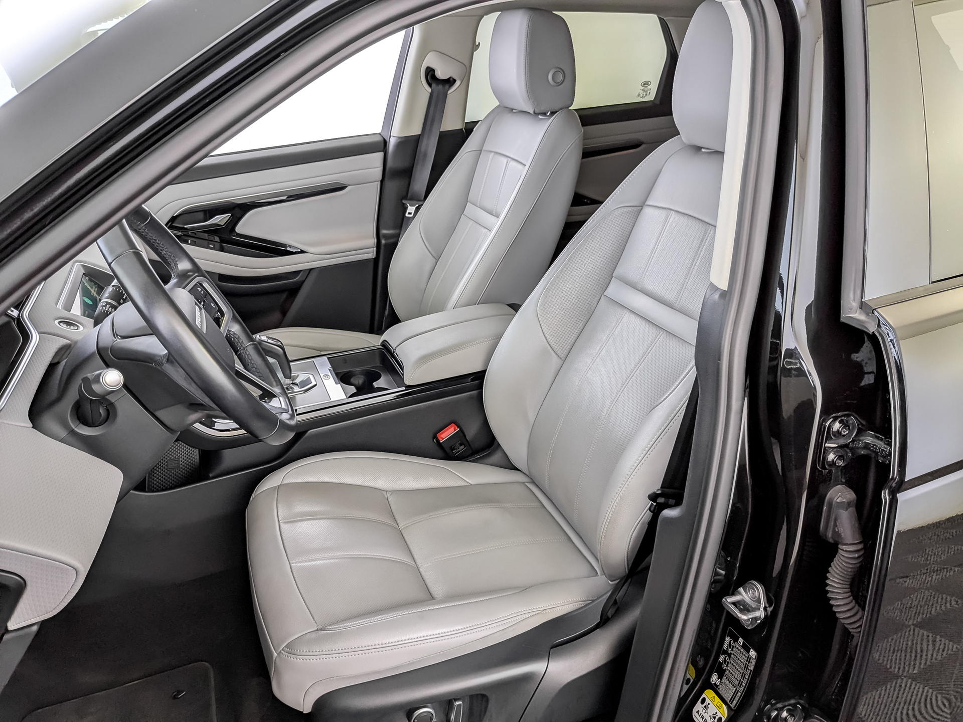 LAND ROVER Range Rover Evoque 2.00 (163 л.с), автомат, 2022, пробег 63 000 км
