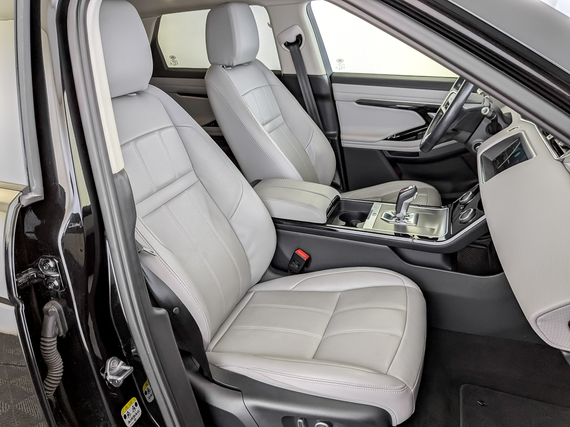 LAND ROVER Range Rover Evoque 2.00 (163 л.с), автомат, 2022, пробег 63 000 км
