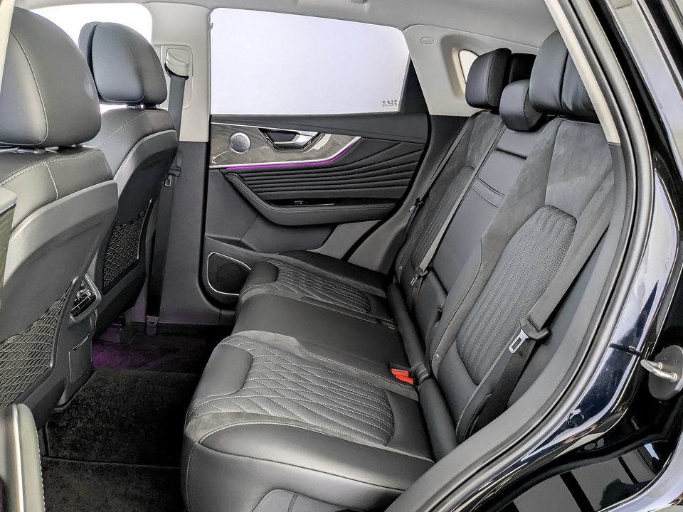 Фото Hongqi HS5 с пробегом 6896 км