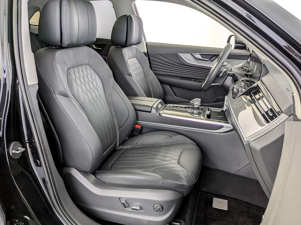 Фото Hongqi HS5 с пробегом 6896 км