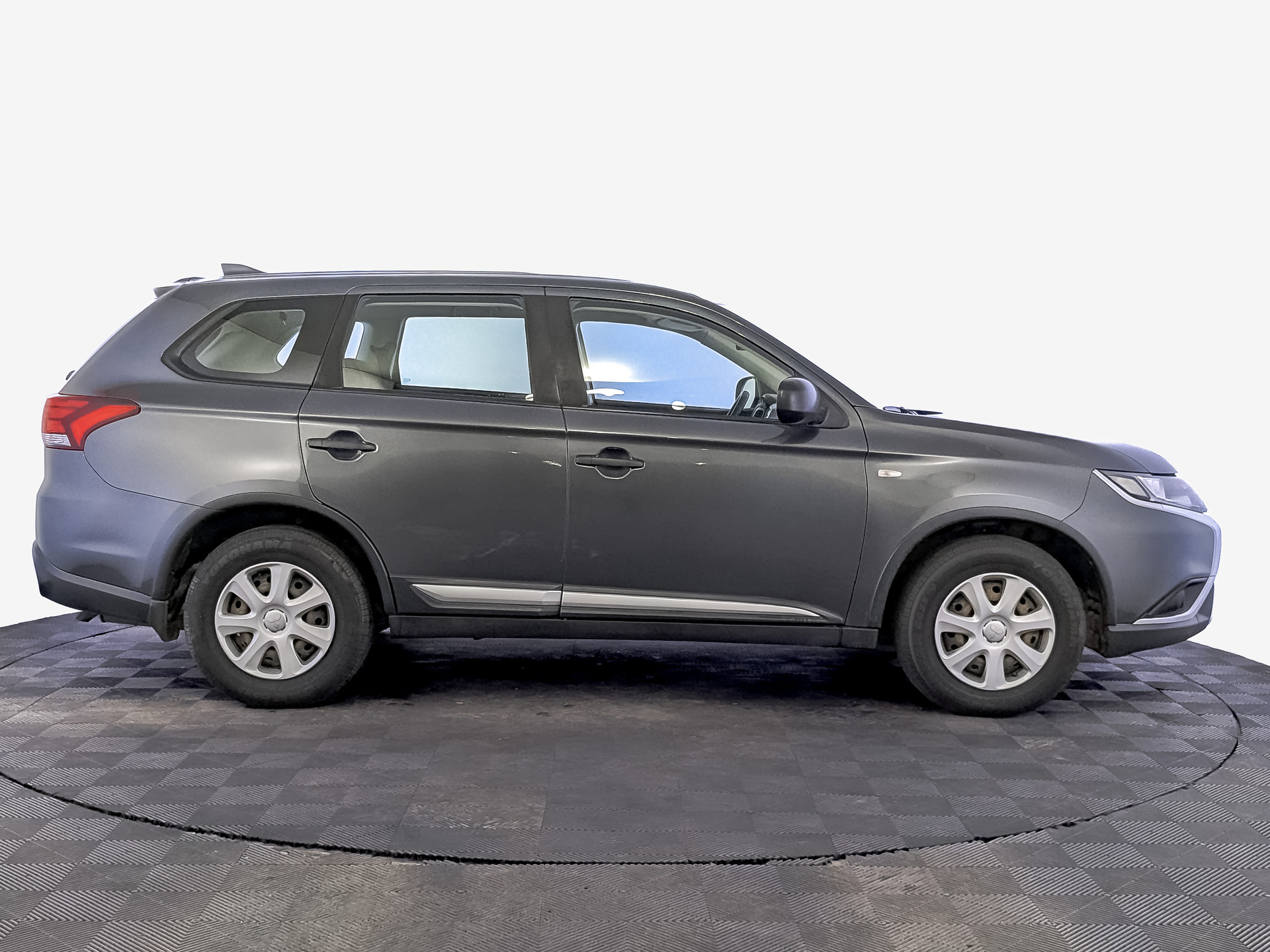 MITSUBISHI Outlander 2.00 (146 л.с), автомат, 2019, пробег 123 571 км