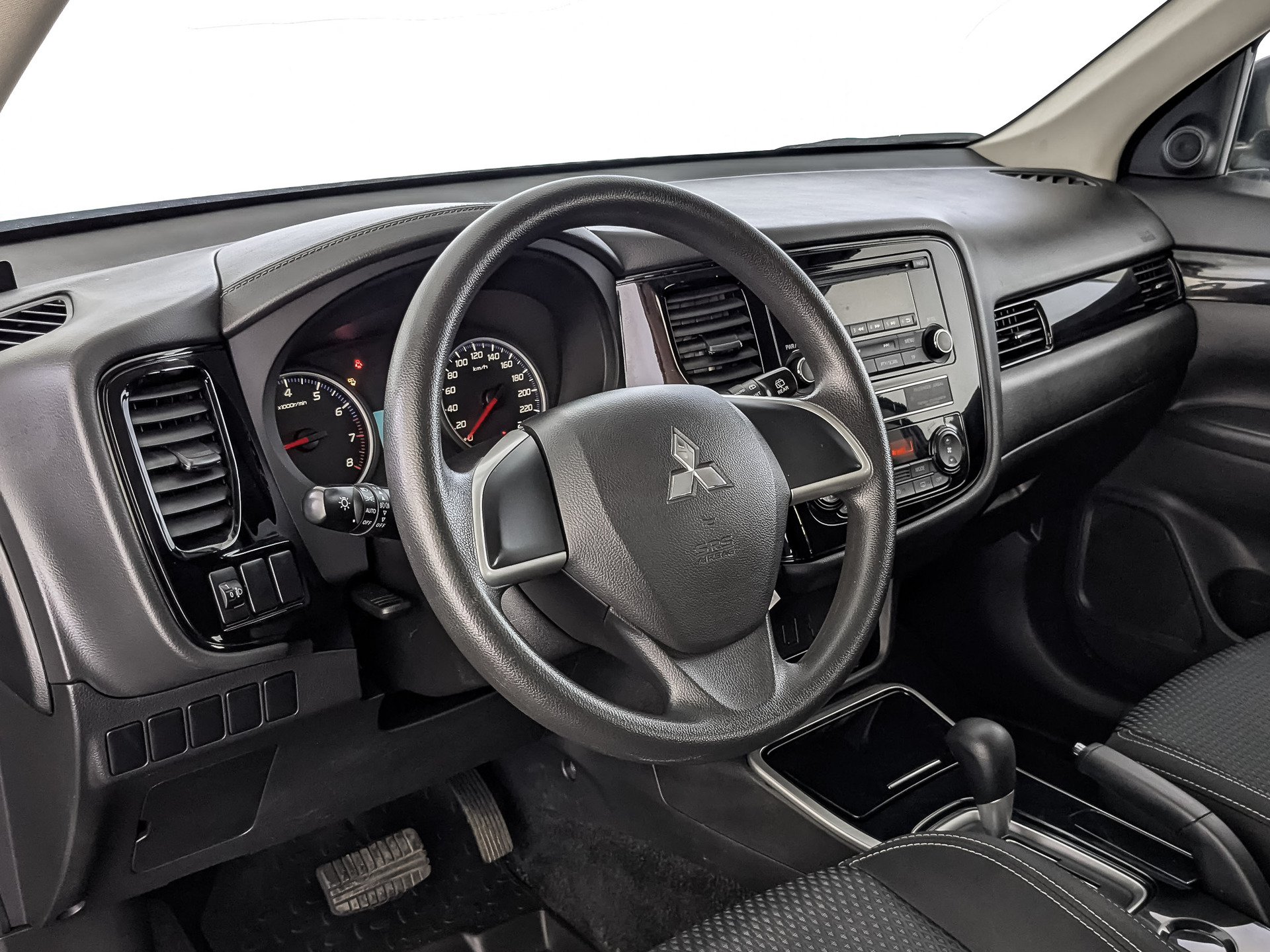 MITSUBISHI Outlander 2.00 (146 л.с), автомат, 2019, пробег 123 571 км