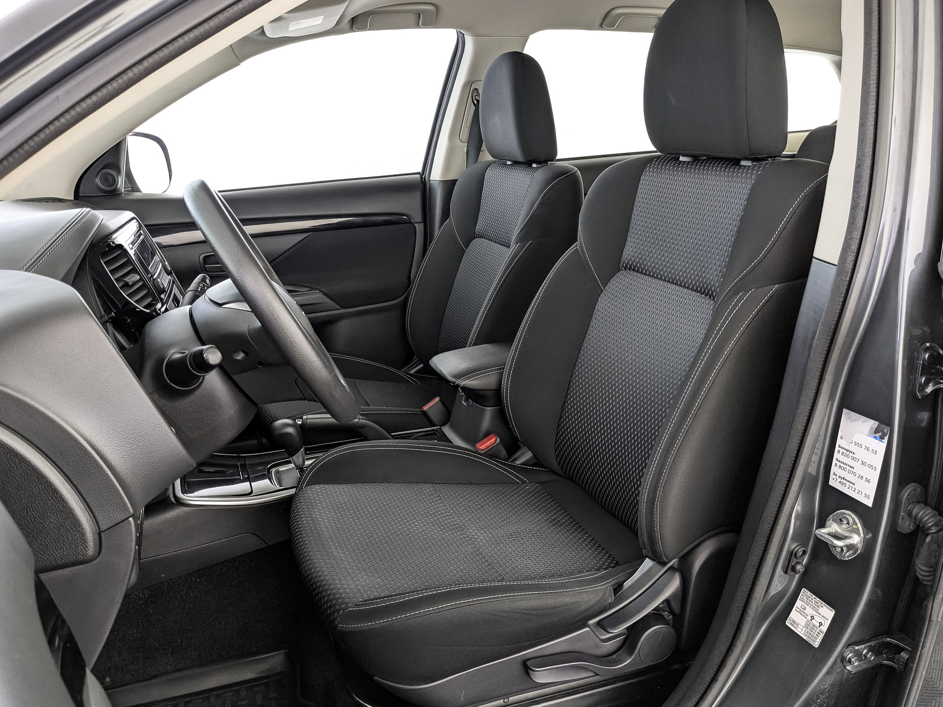 MITSUBISHI Outlander 2.00 (146 л.с), автомат, 2019, пробег 123 571 км