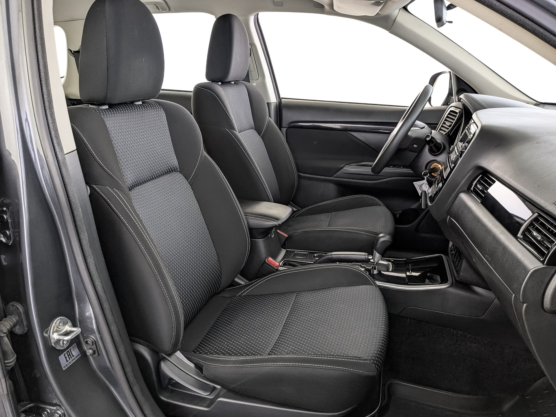 MITSUBISHI Outlander 2.00 (146 л.с), автомат, 2019, пробег 123 571 км