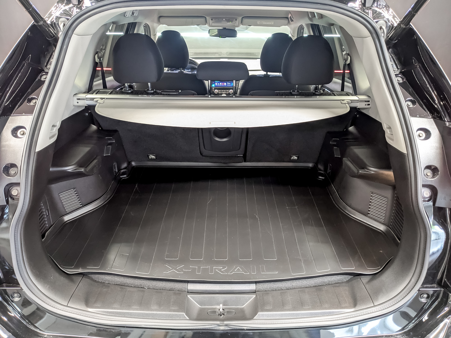 NISSAN X-Trail 2.00 (144 л.с), автомат, 2019, пробег 203 116 км