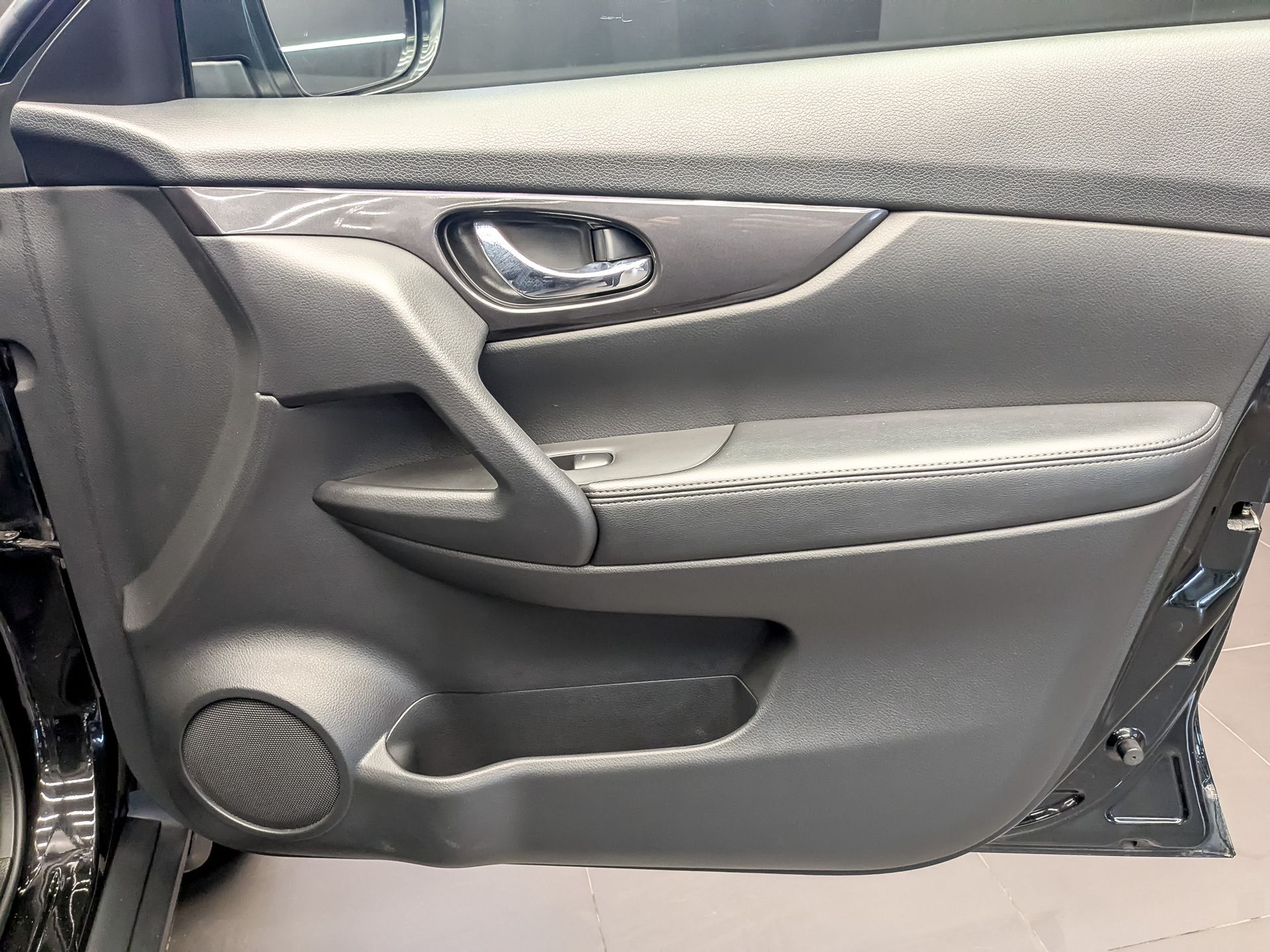 NISSAN X-Trail 2.00 (144 л.с), автомат, 2019, пробег 203 116 км