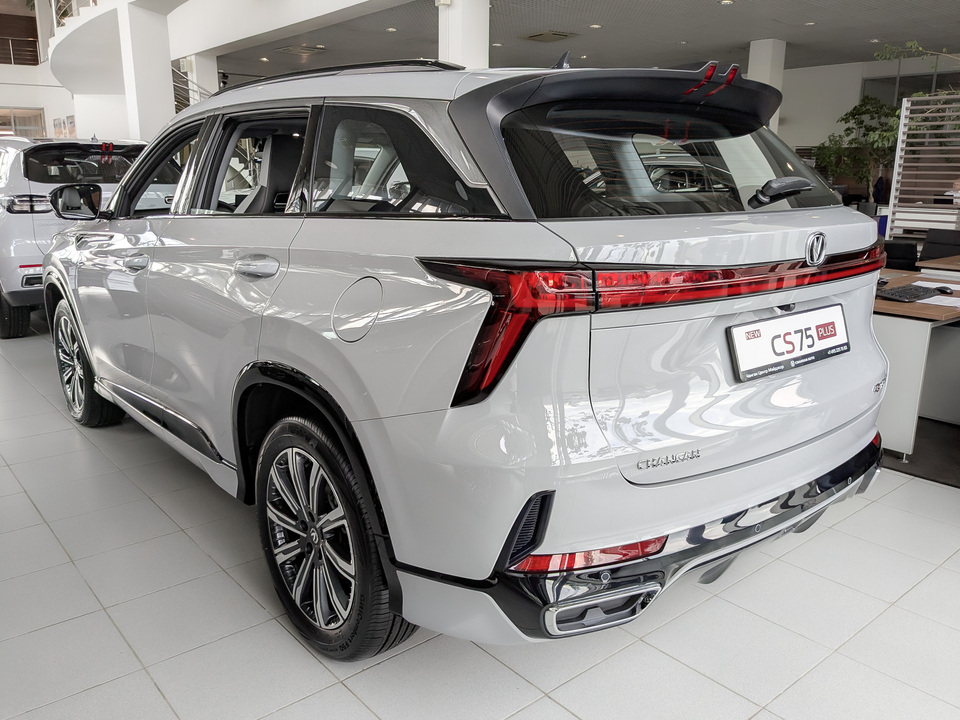 Changan CS75 Plus III Комфорт 1.5T/188 8AT Передний привод