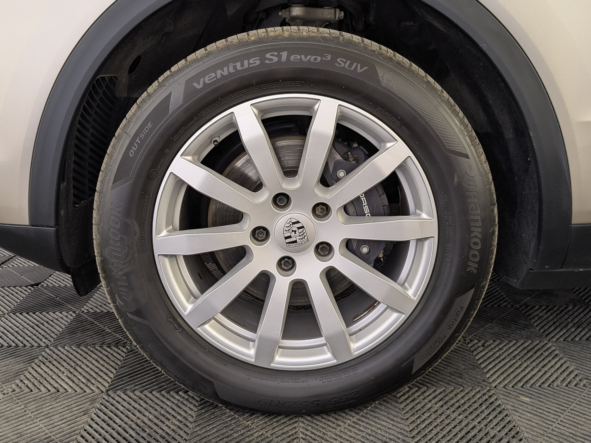 PORSCHE Cayenne 3.00 (340 л.с), автомат, 2019, пробег 123 838 км