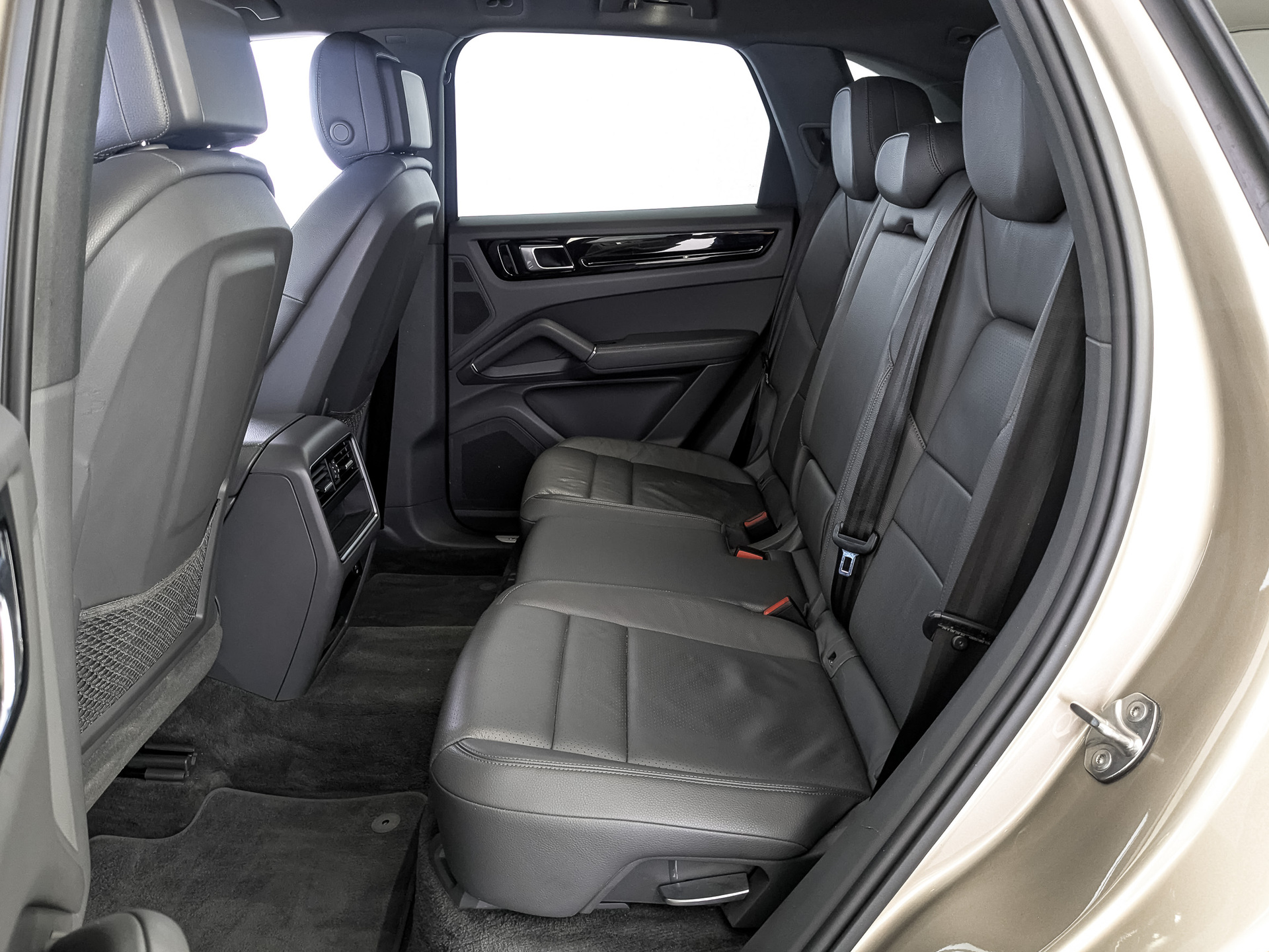 PORSCHE Cayenne 3.00 (340 л.с), автомат, 2019, пробег 123 838 км