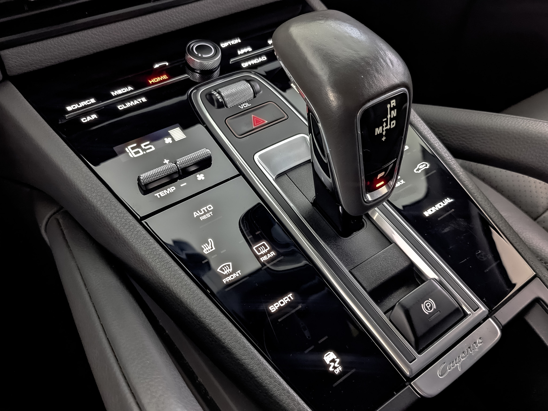 PORSCHE Cayenne 3.00 (340 л.с), автомат, 2019, пробег 123 838 км