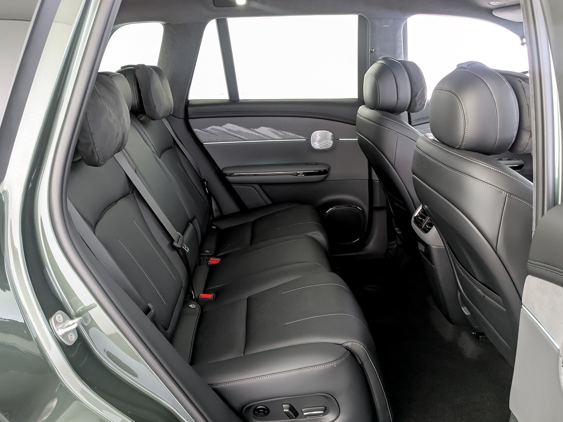 Фото GAC S7 SX Premium 1.5ELH/122 36.3кВт 4WD