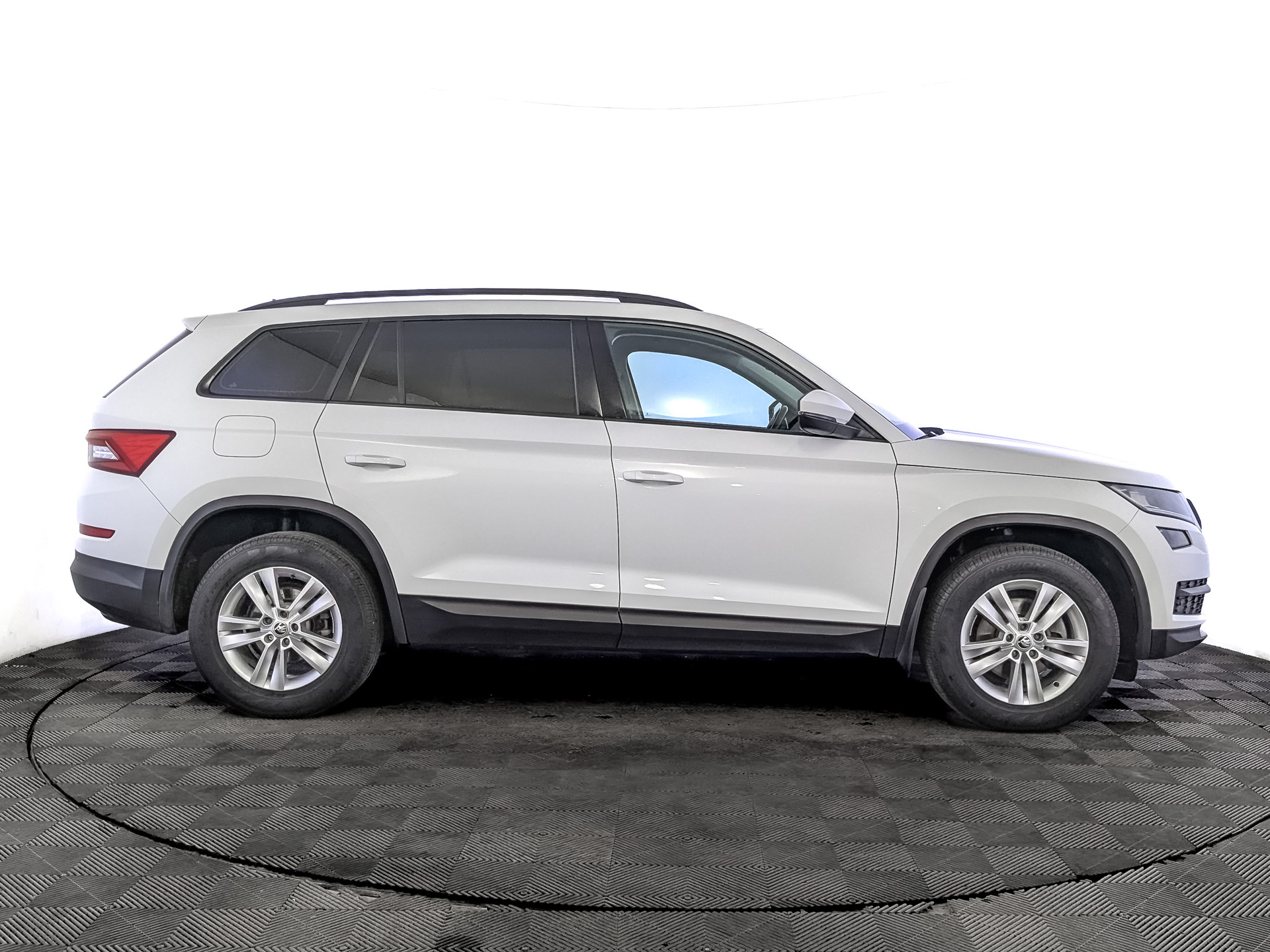 SKODA Kodiaq 1.40 (150 л.с), автомат, 2021, пробег 134 985 км