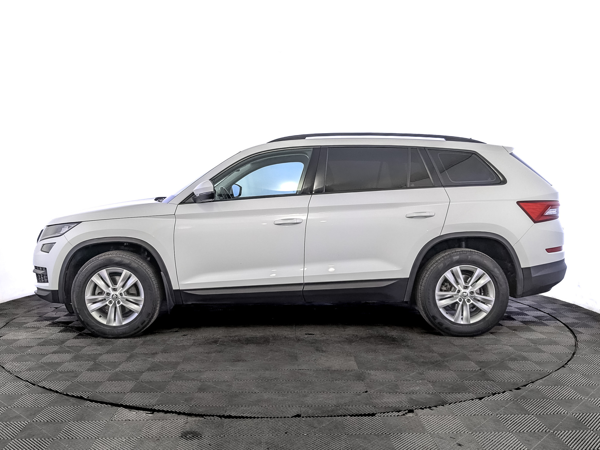 SKODA Kodiaq 1.40 (150 л.с), автомат, 2021, пробег 134 985 км