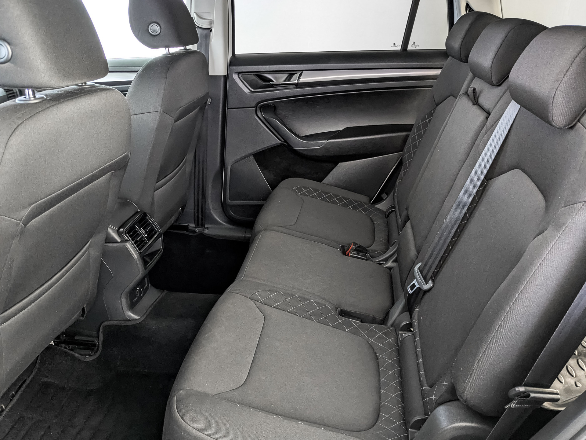 SKODA Kodiaq 1.40 (150 л.с), автомат, 2021, пробег 134 985 км