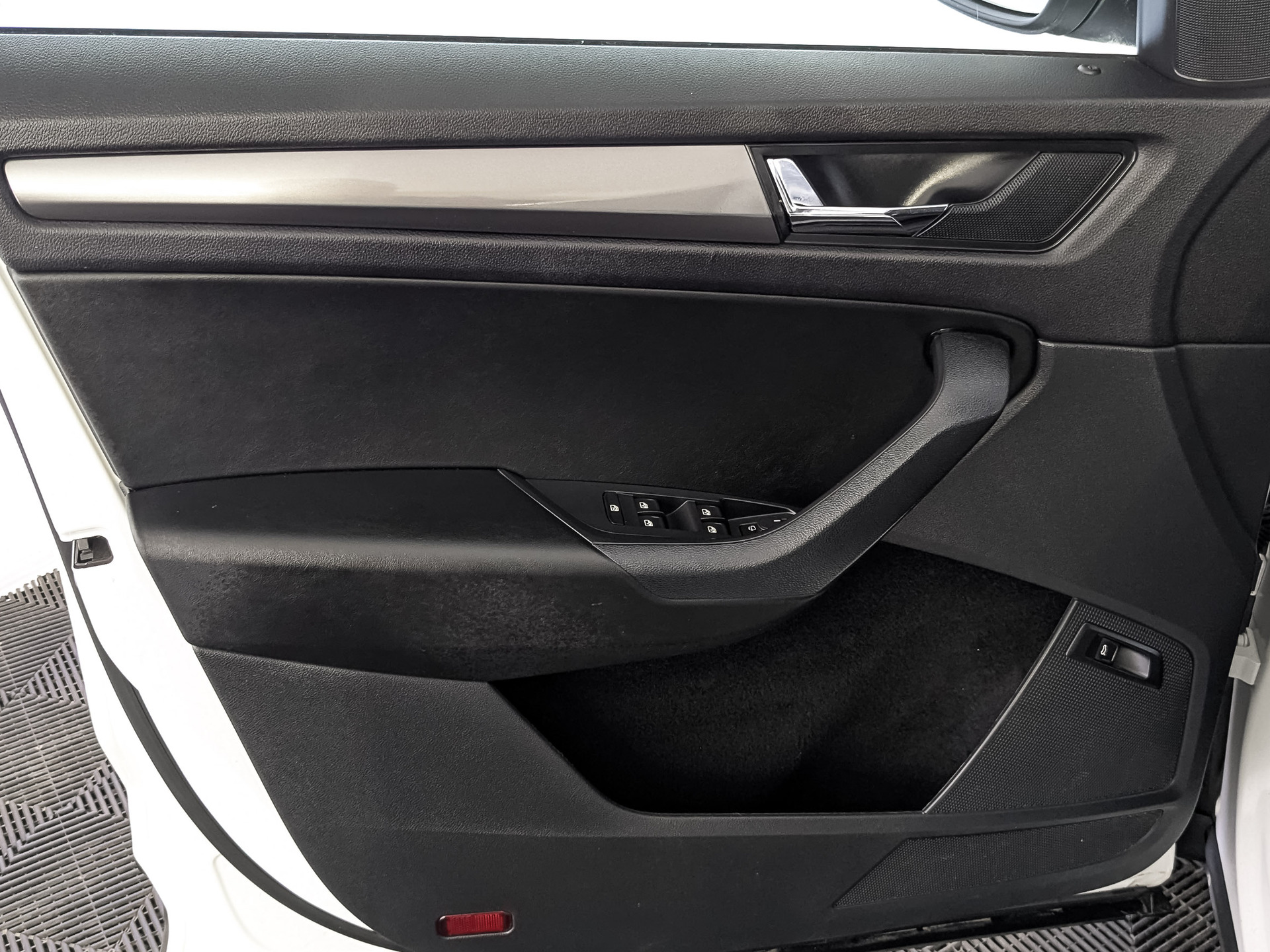 SKODA Kodiaq 1.40 (150 л.с), автомат, 2021, пробег 134 985 км