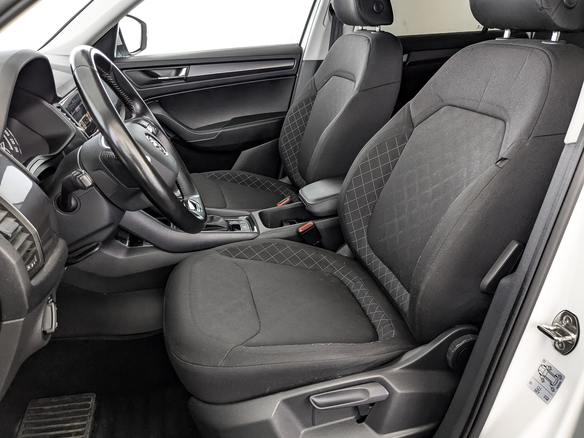 SKODA Kodiaq 1.40 (150 л.с), автомат, 2021, пробег 134 985 км