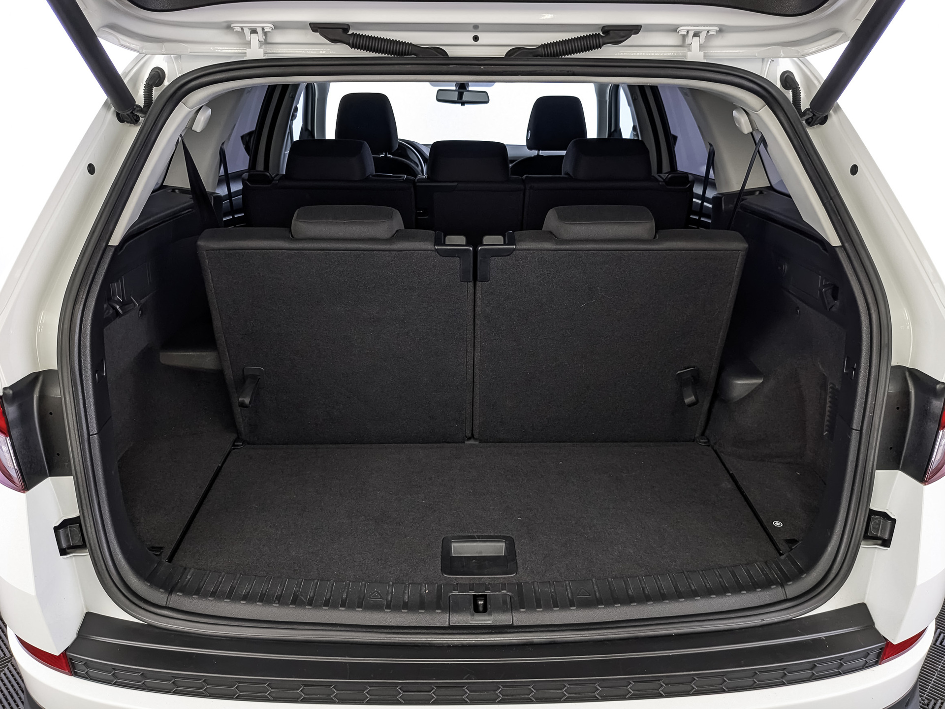 SKODA Kodiaq 1.40 (150 л.с), автомат, 2021, пробег 134 985 км