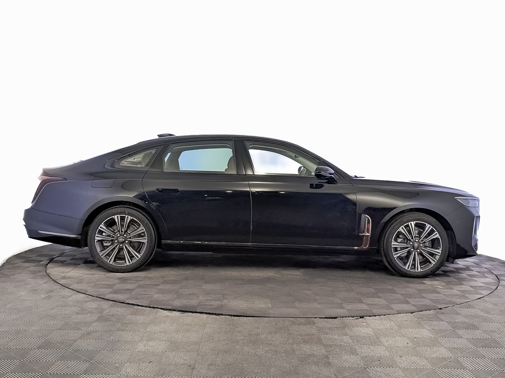 Фото Hongqi H9 FL Deluxe 2.0T/245 7RT RWD